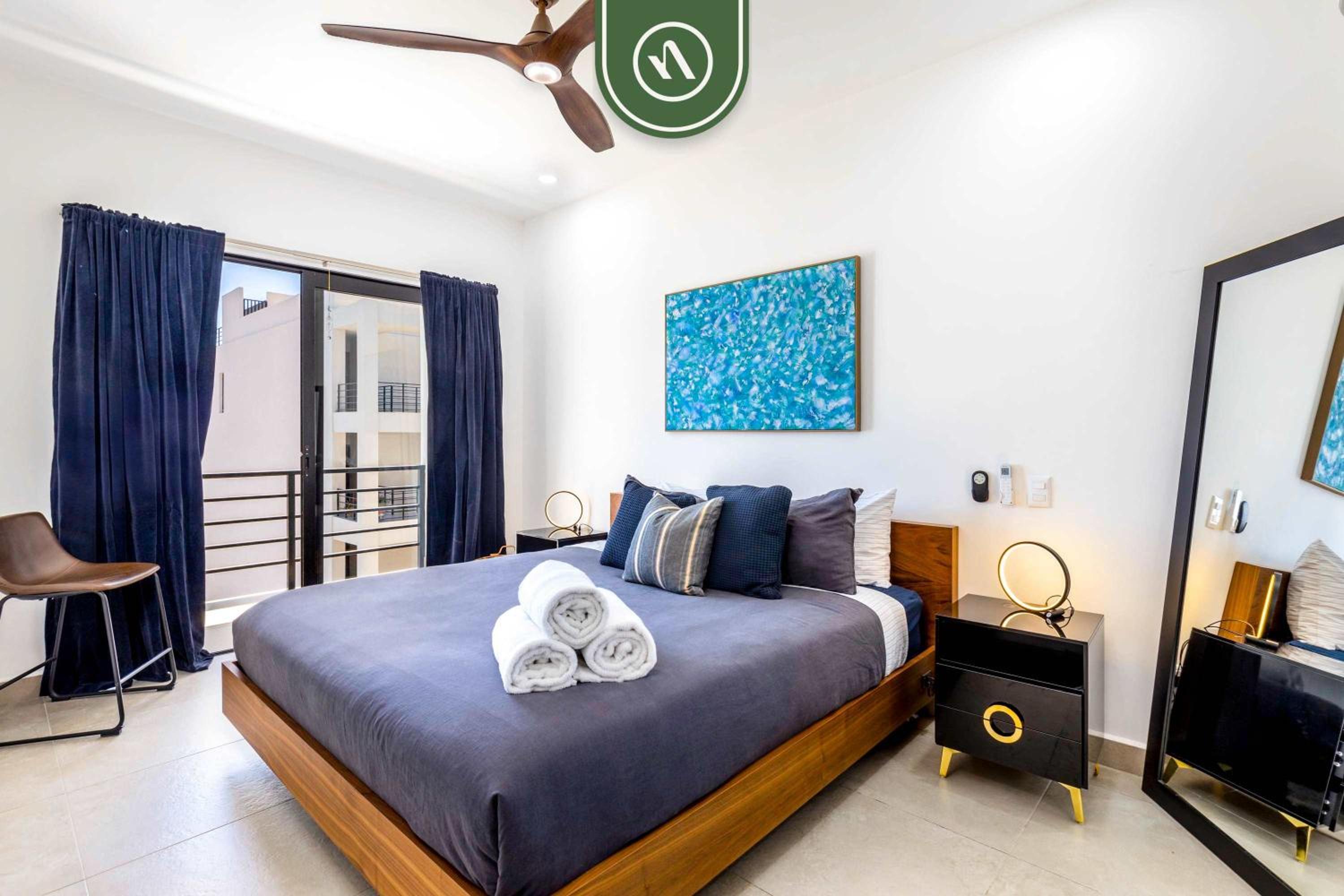 Amazing 2BR Condo with Rooftop pool - BBQ