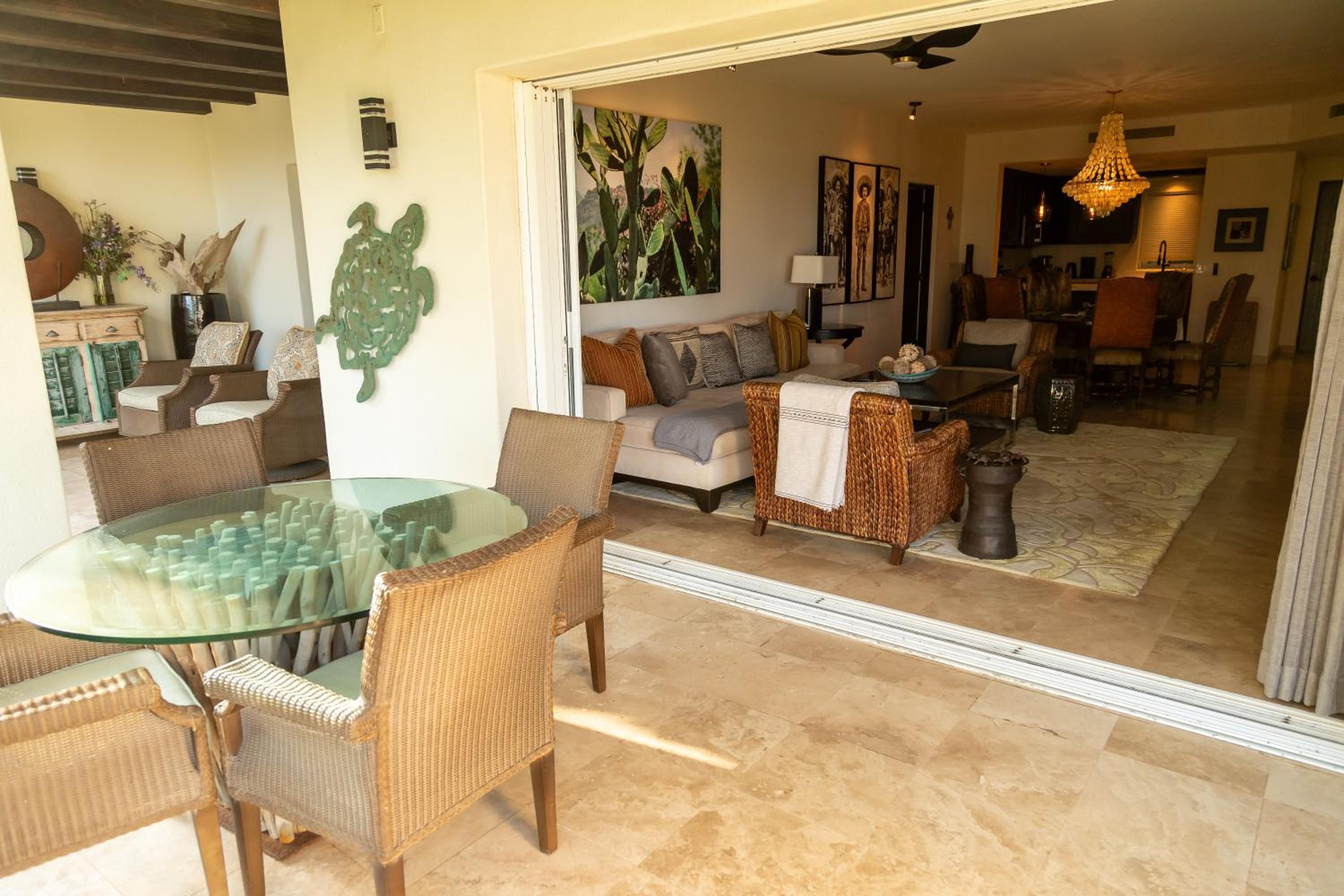 Tortuga Bay TBB 2102