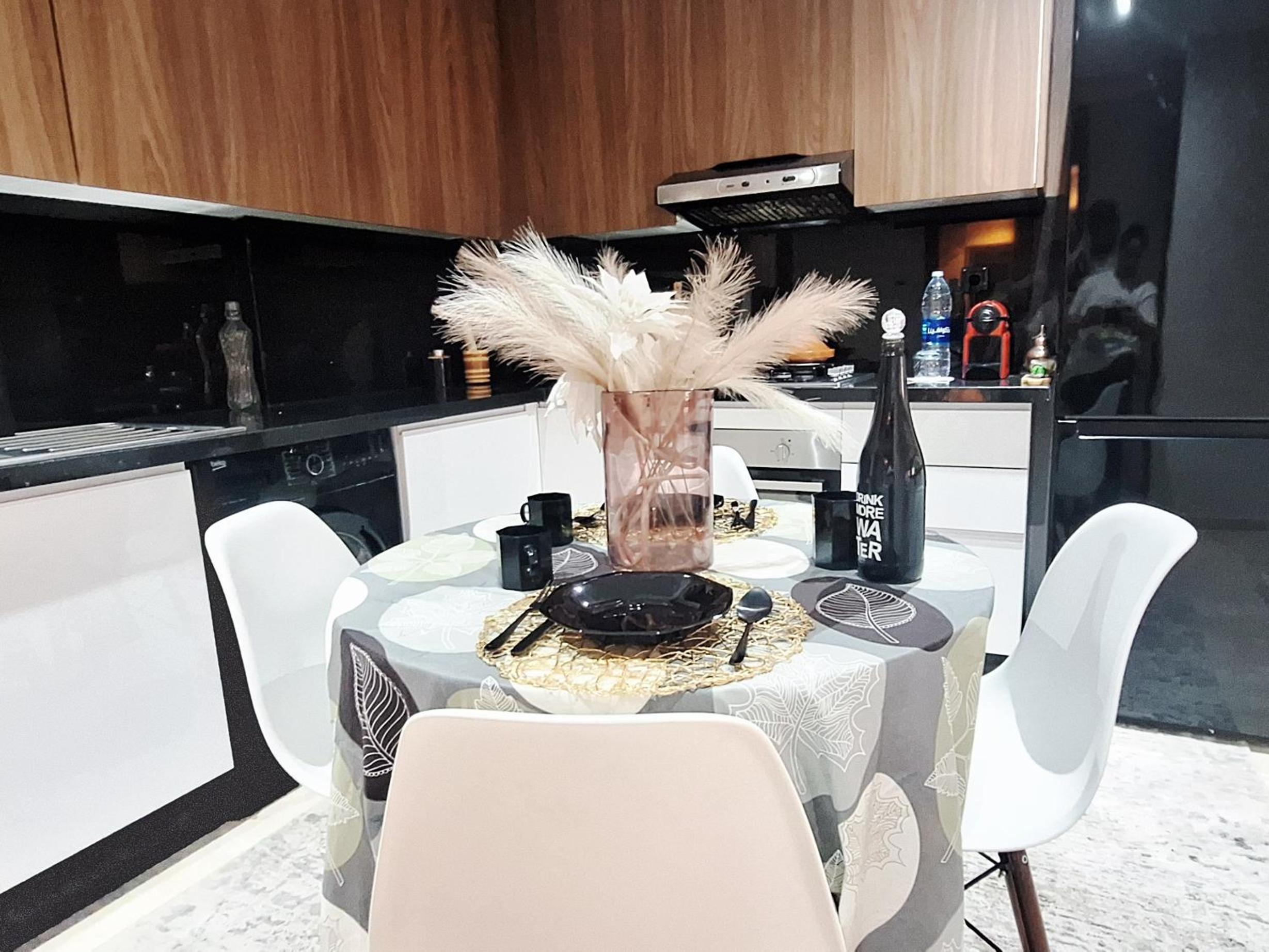 Appartement Moderne Centre Gueliz Sunny Pool PS4 & Wi-Fi
