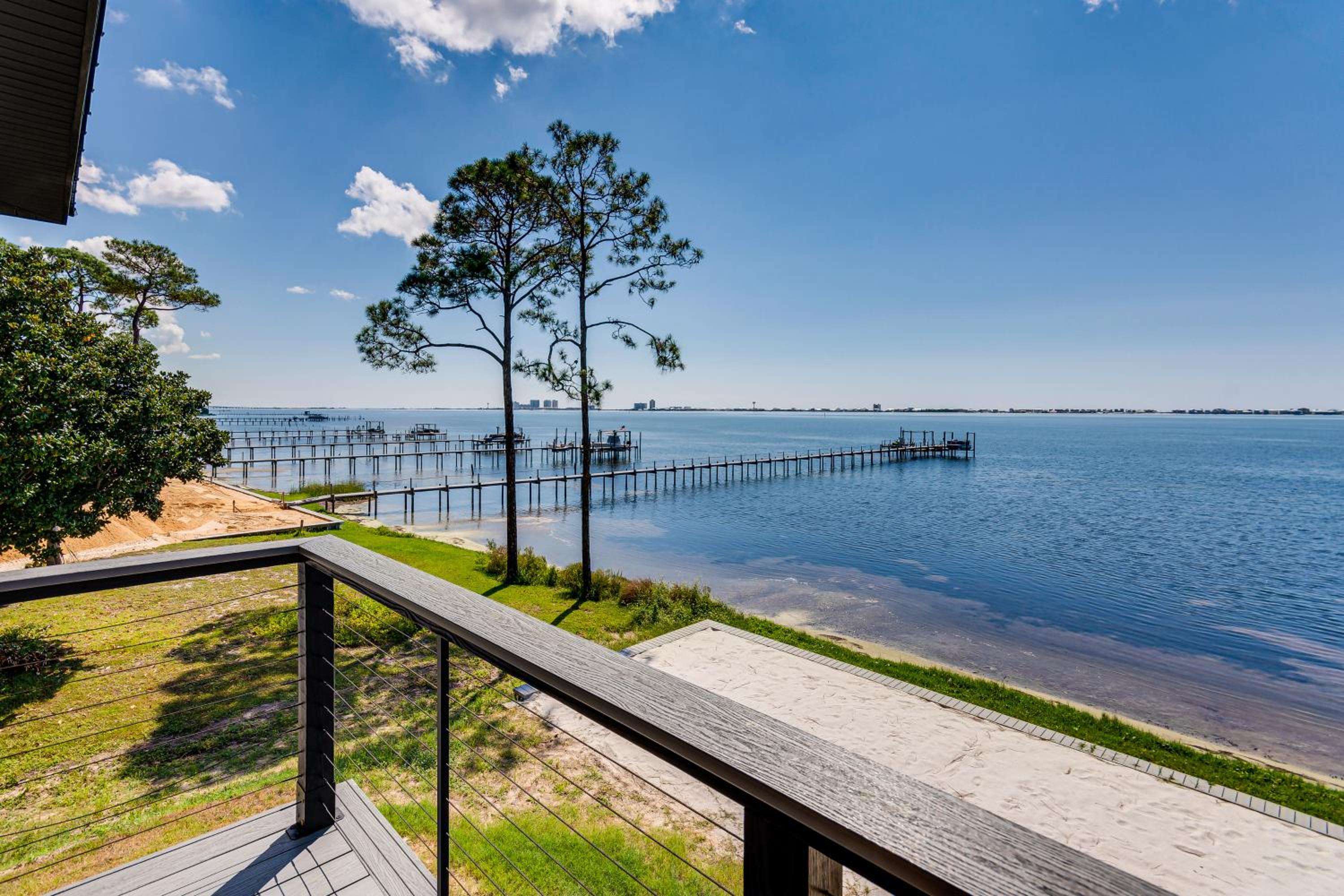 Private Beach and Bay View Luxury Navarre Escape!