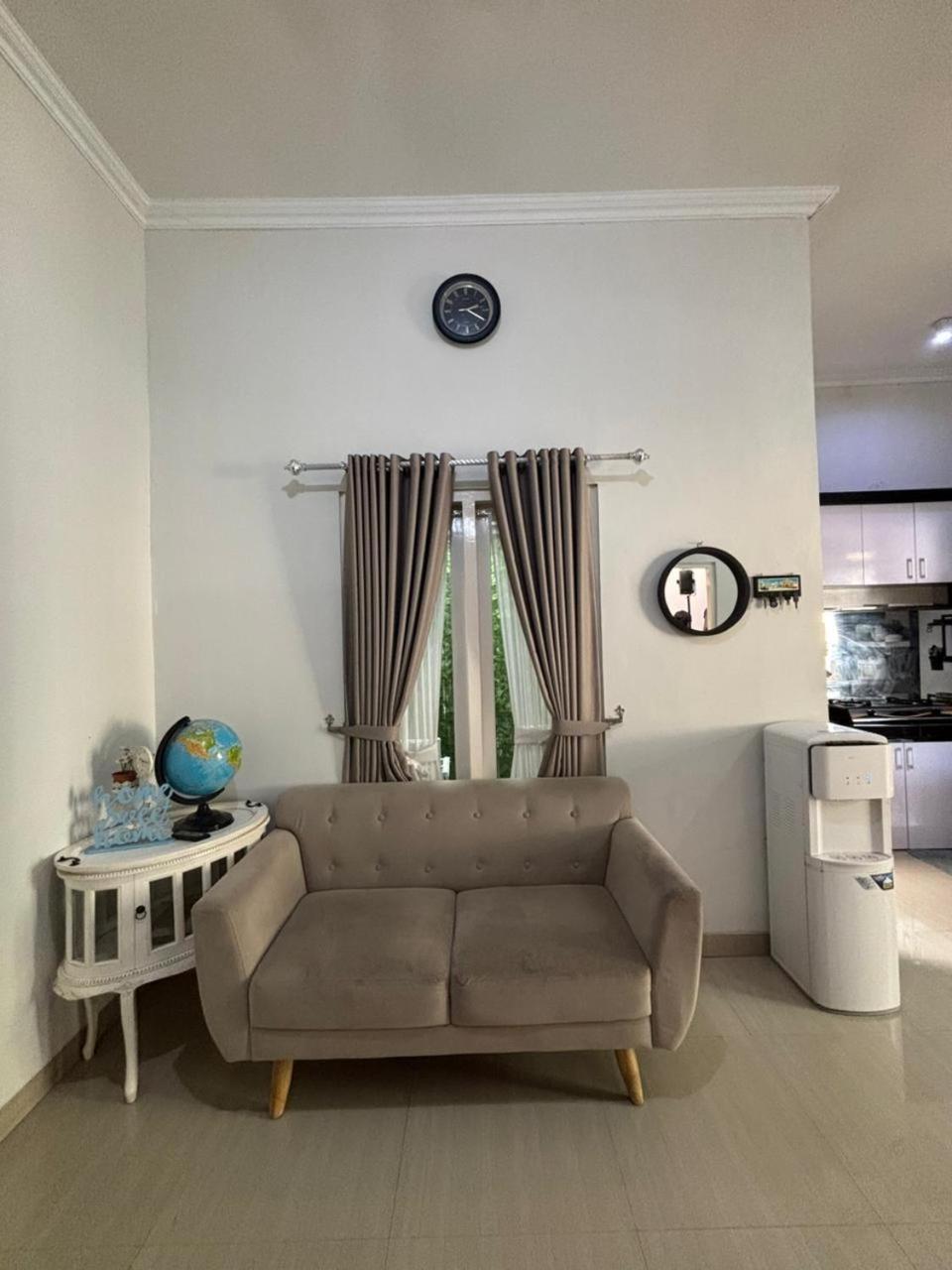 Karenra Guest House di Pusat Kota, Dengan 3 Kamar