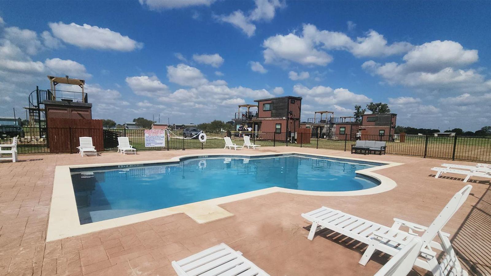 NEW Pickleball, Cornhole, Pool, Patio & Hot Tub
