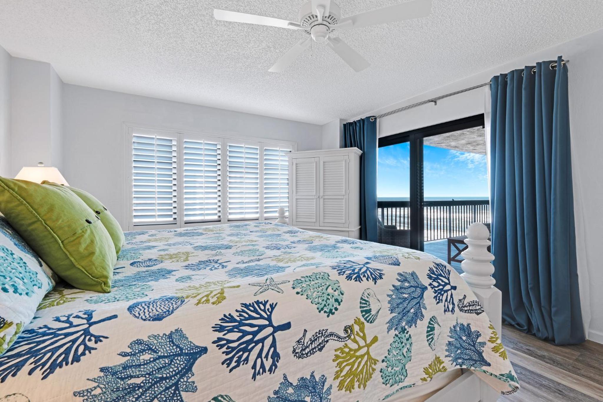 Oceanfront with great beach views from all rooms & balcony, heated pool, and garage