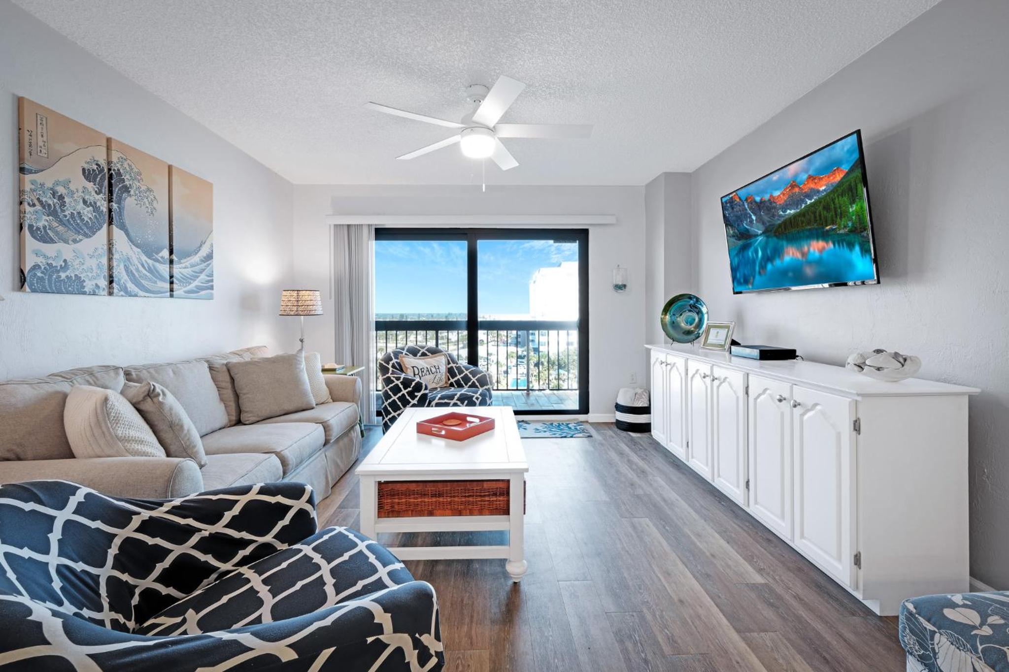 Oceanfront with great beach views from all rooms & balcony, heated pool, and garage