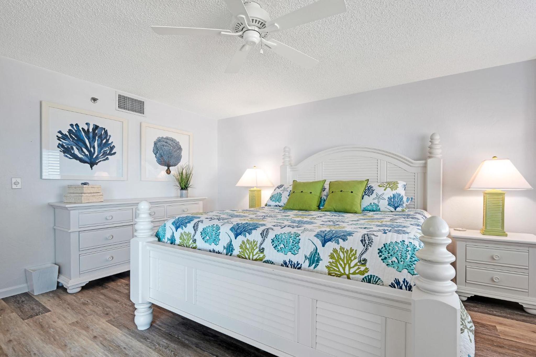 Oceanfront with great beach views from all rooms & balcony, heated pool, and garage