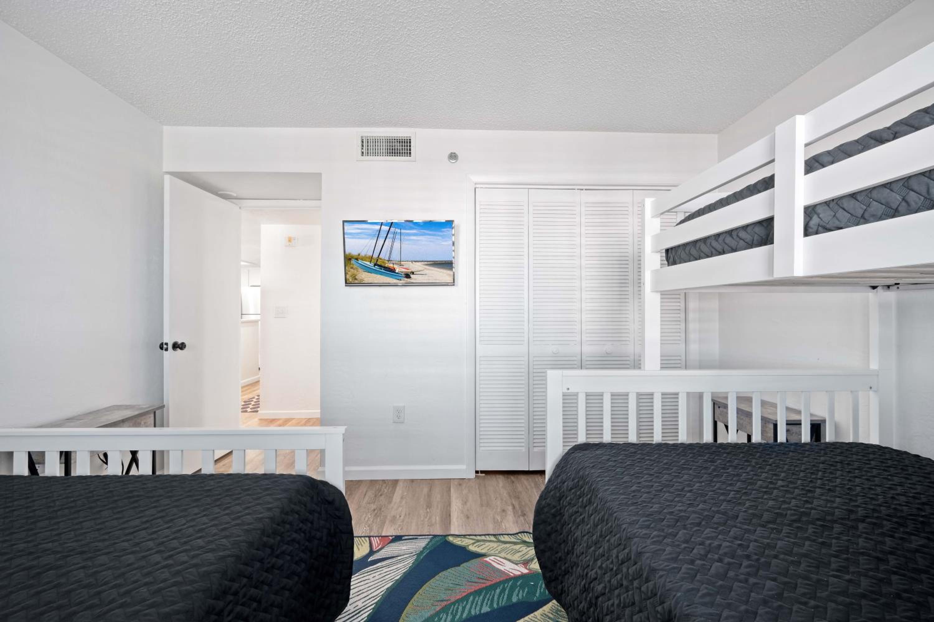 Oceanfront with great beach views from all rooms & balcony, heated pool, and garage