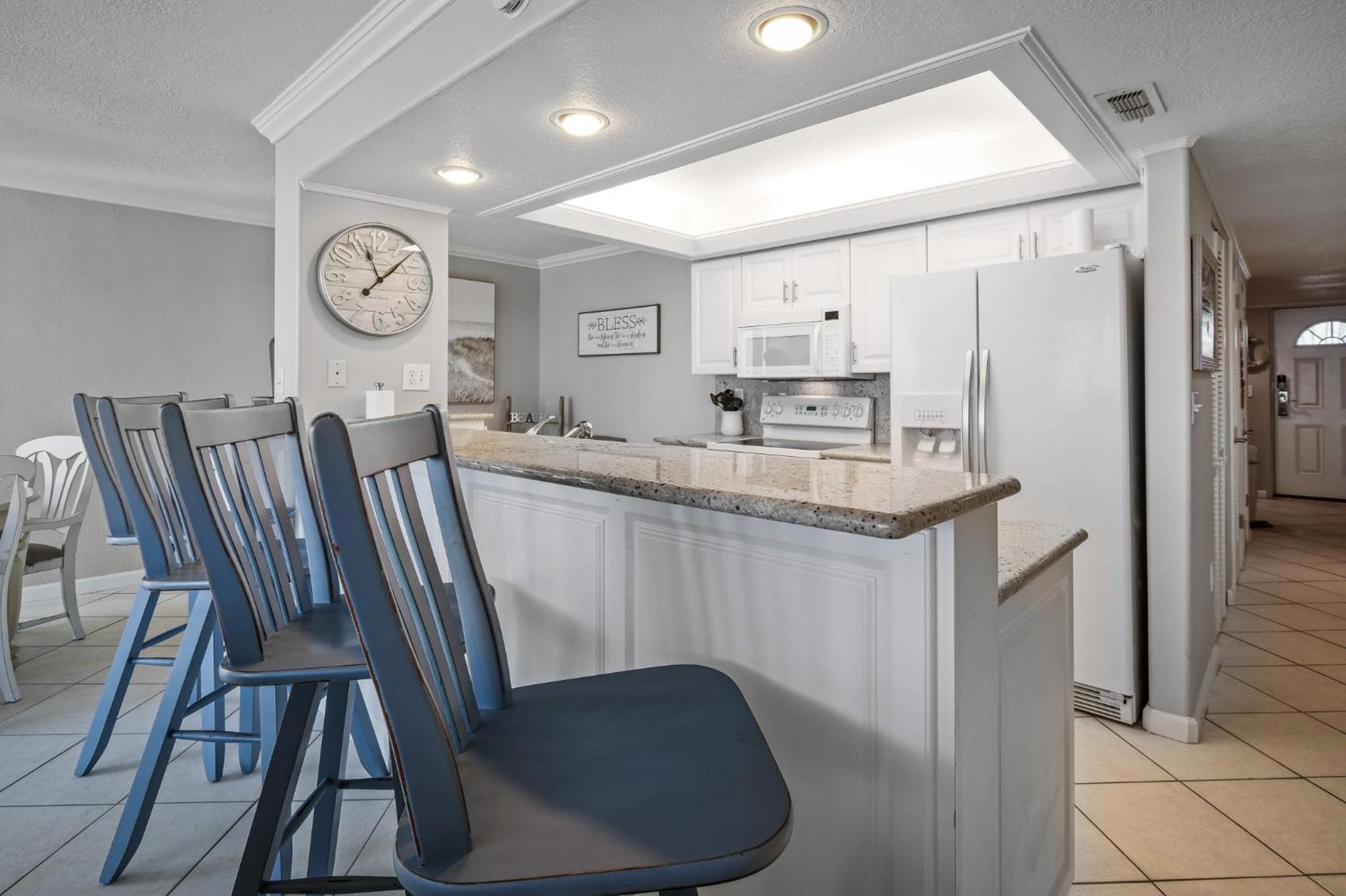New listing! Direct oceanfront condo with a balcony, heated pool, and tennis court