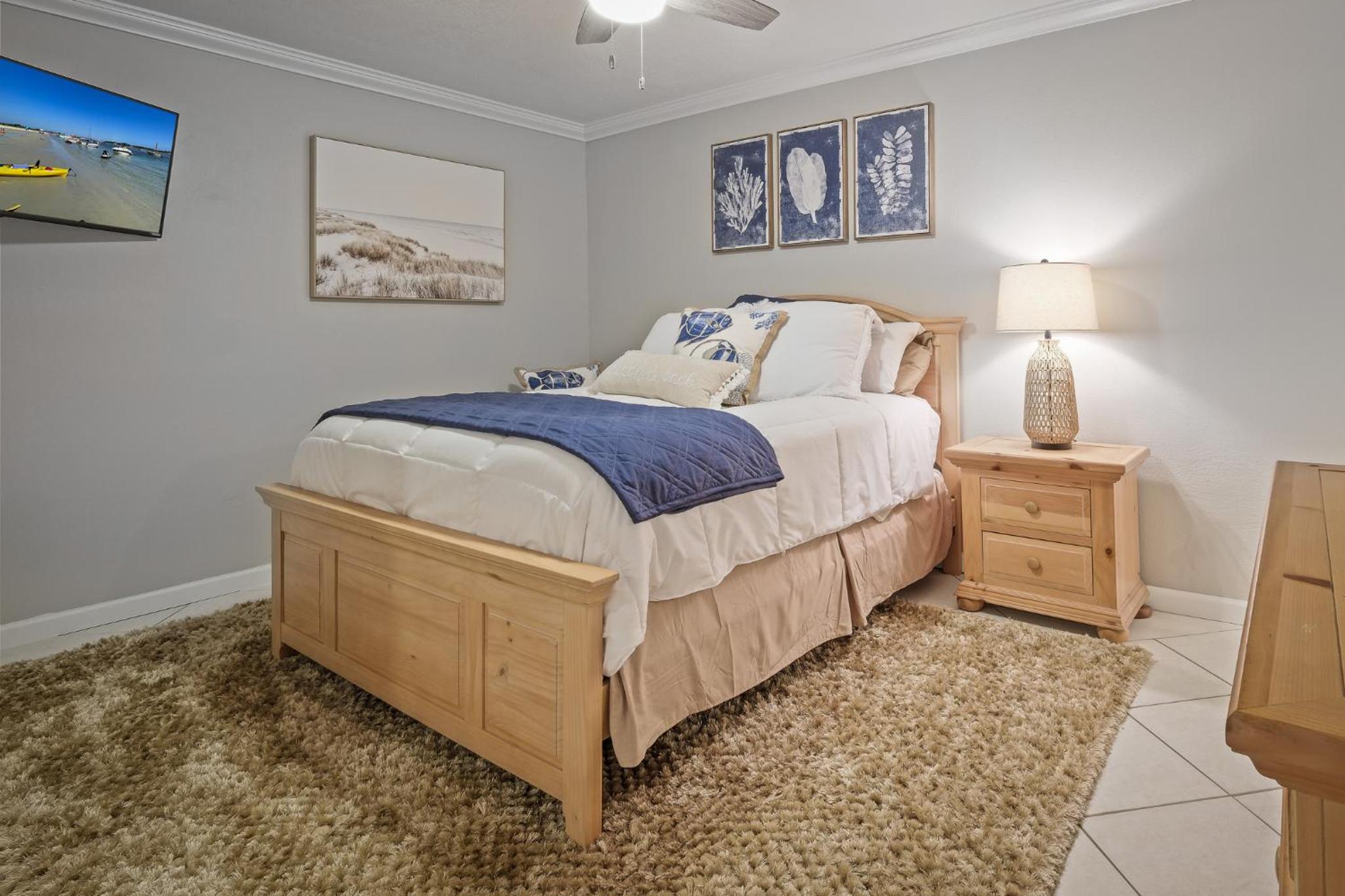 New listing! Direct oceanfront condo with a balcony, heated pool, and tennis court