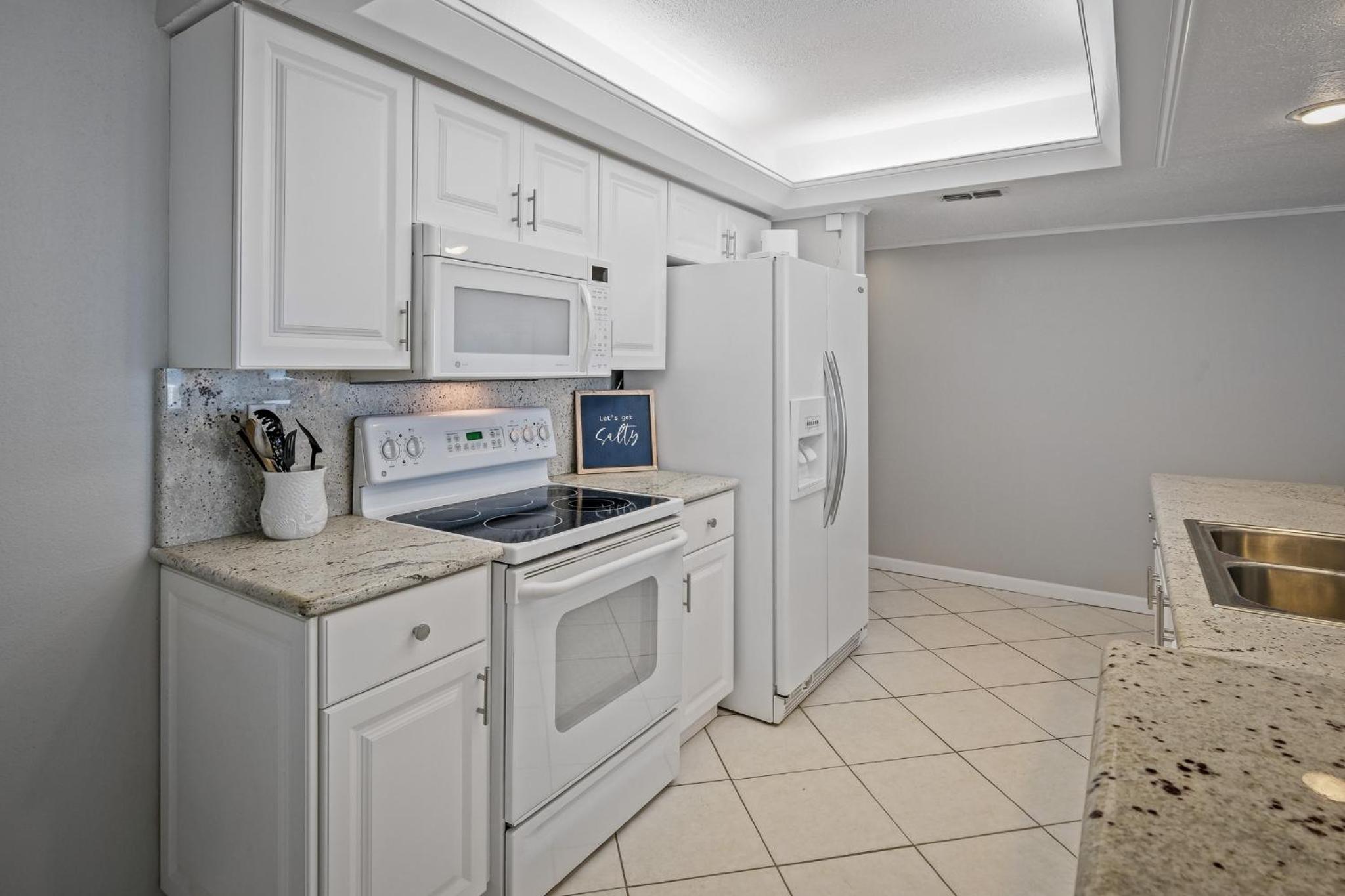 New listing! Direct oceanfront condo with a balcony, heated pool, and tennis court