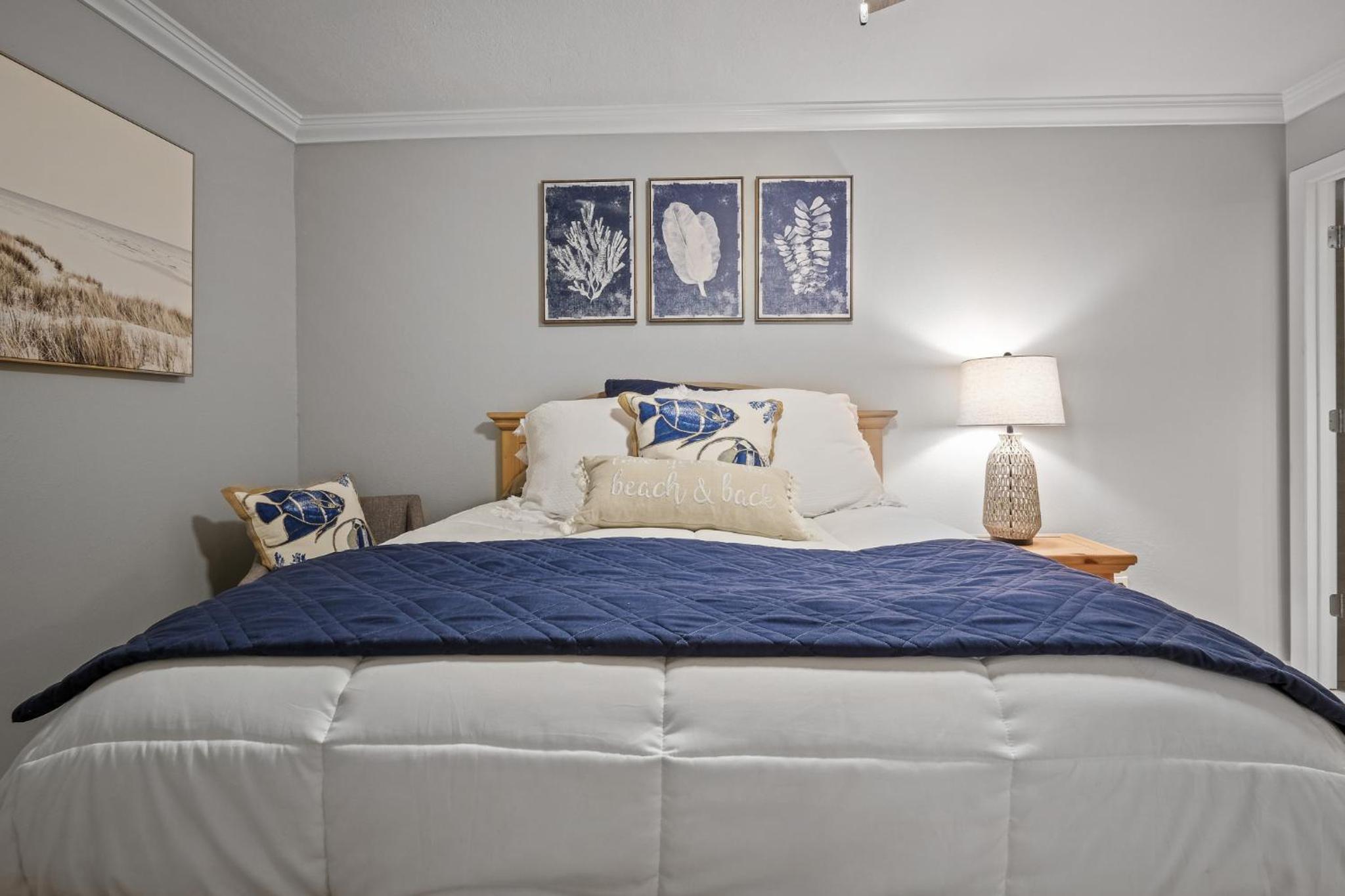 New listing! Direct oceanfront condo with a balcony, heated pool, and tennis court