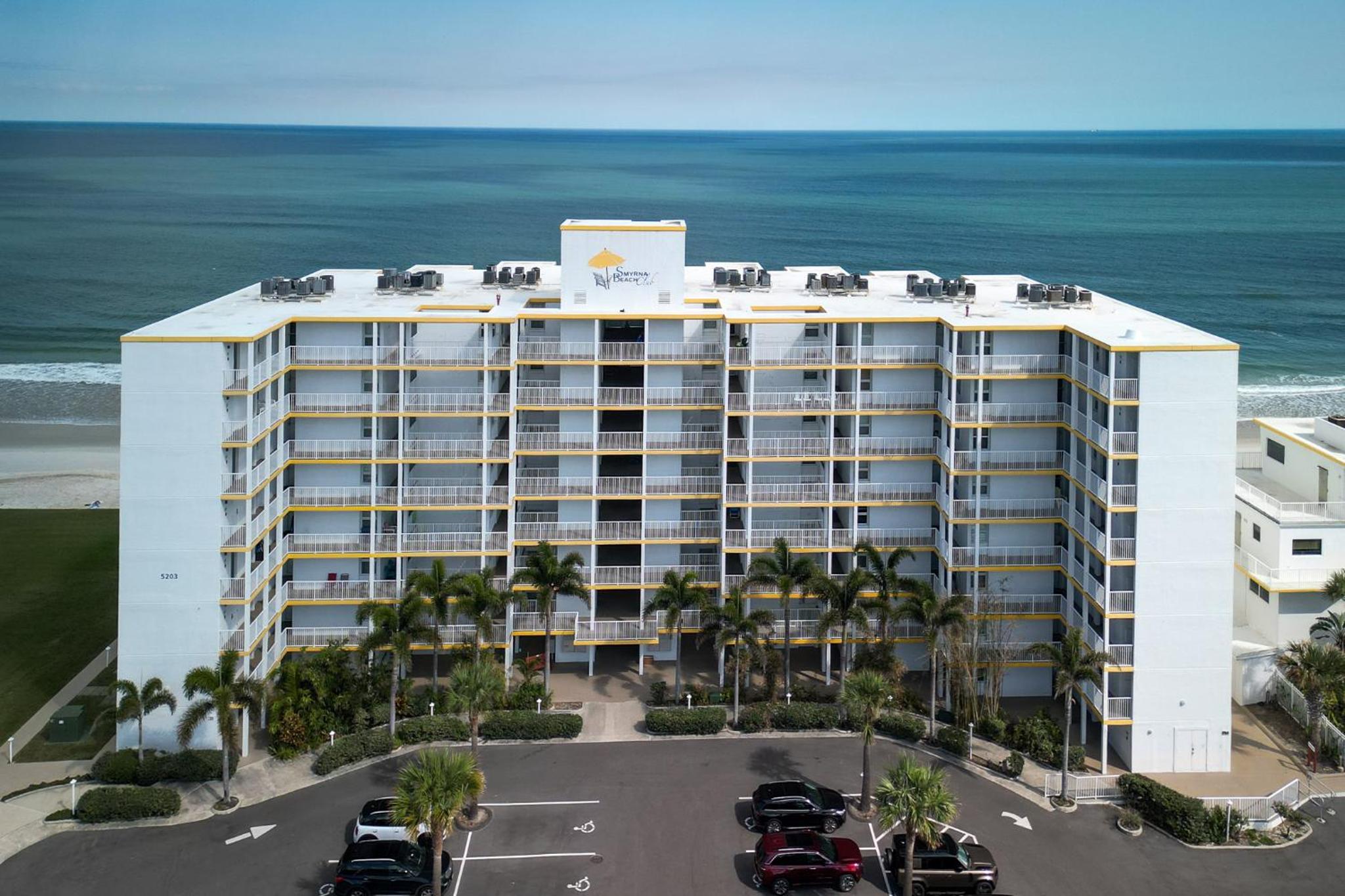 New listing! Direct oceanfront condo with a balcony, heated pool, and tennis court