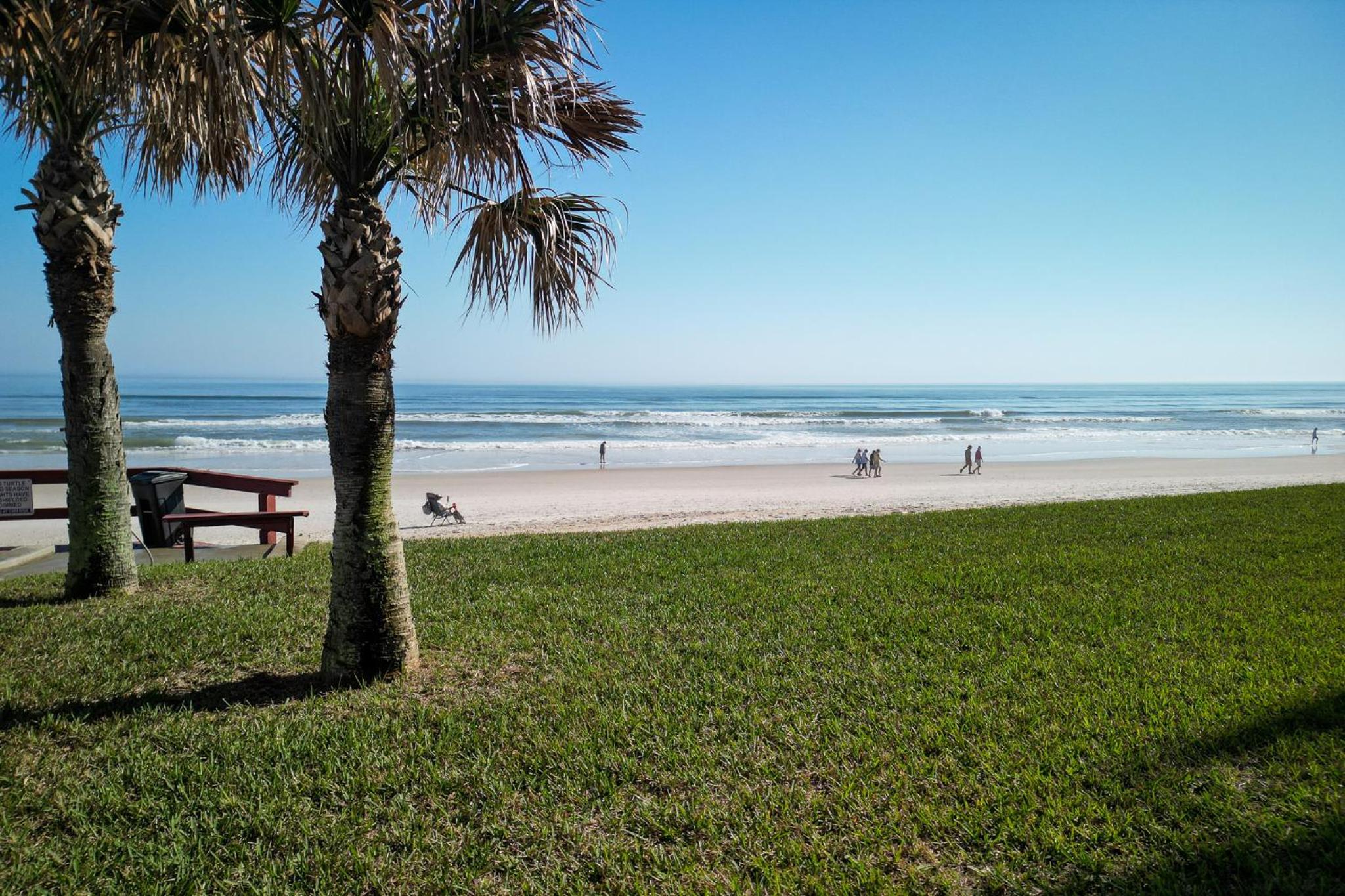 New listing! Direct oceanfront condo with a balcony, heated pool, and tennis court