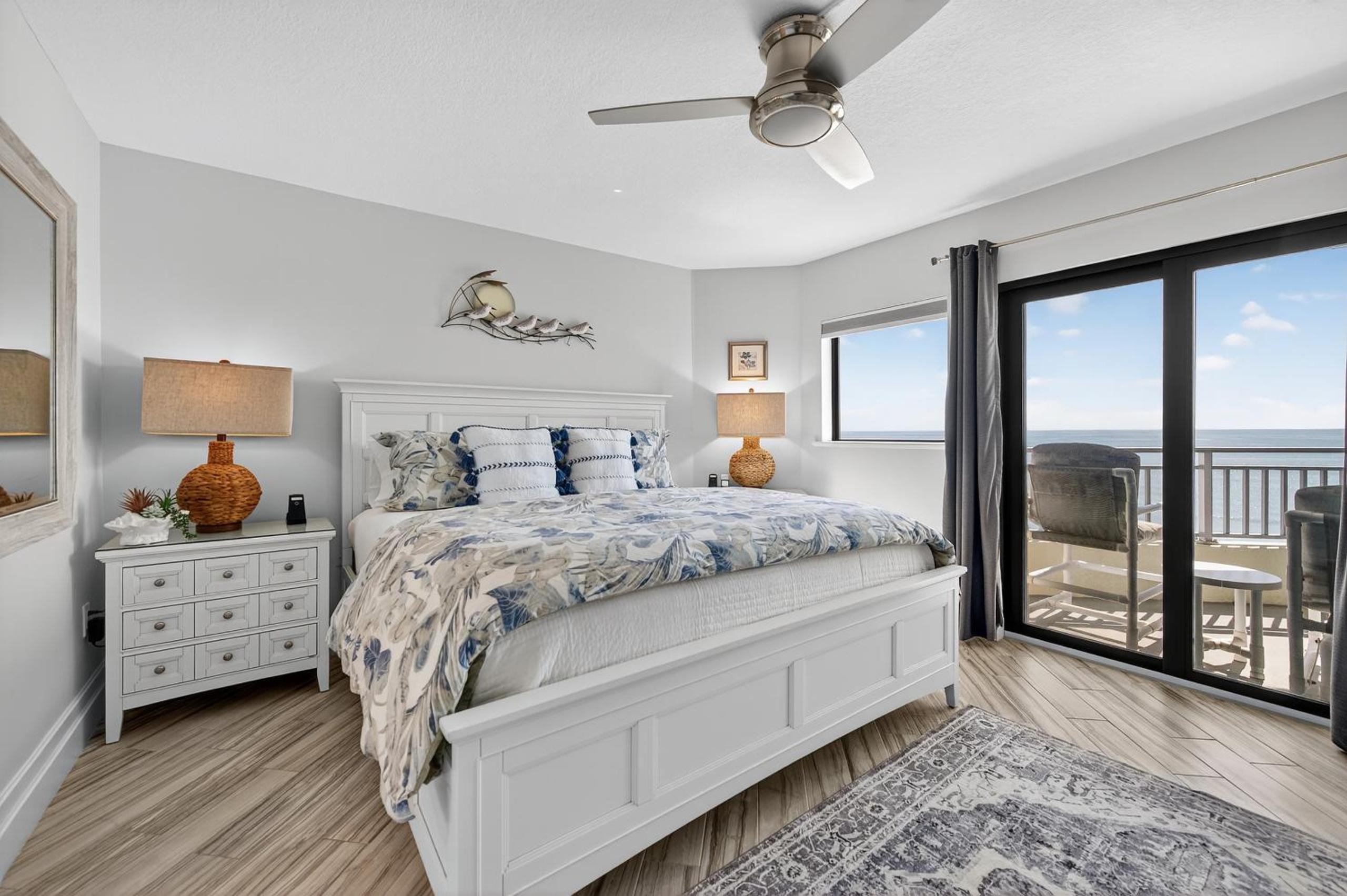 New listing! Direct oceanfront with private balcony, pool, and hot tub