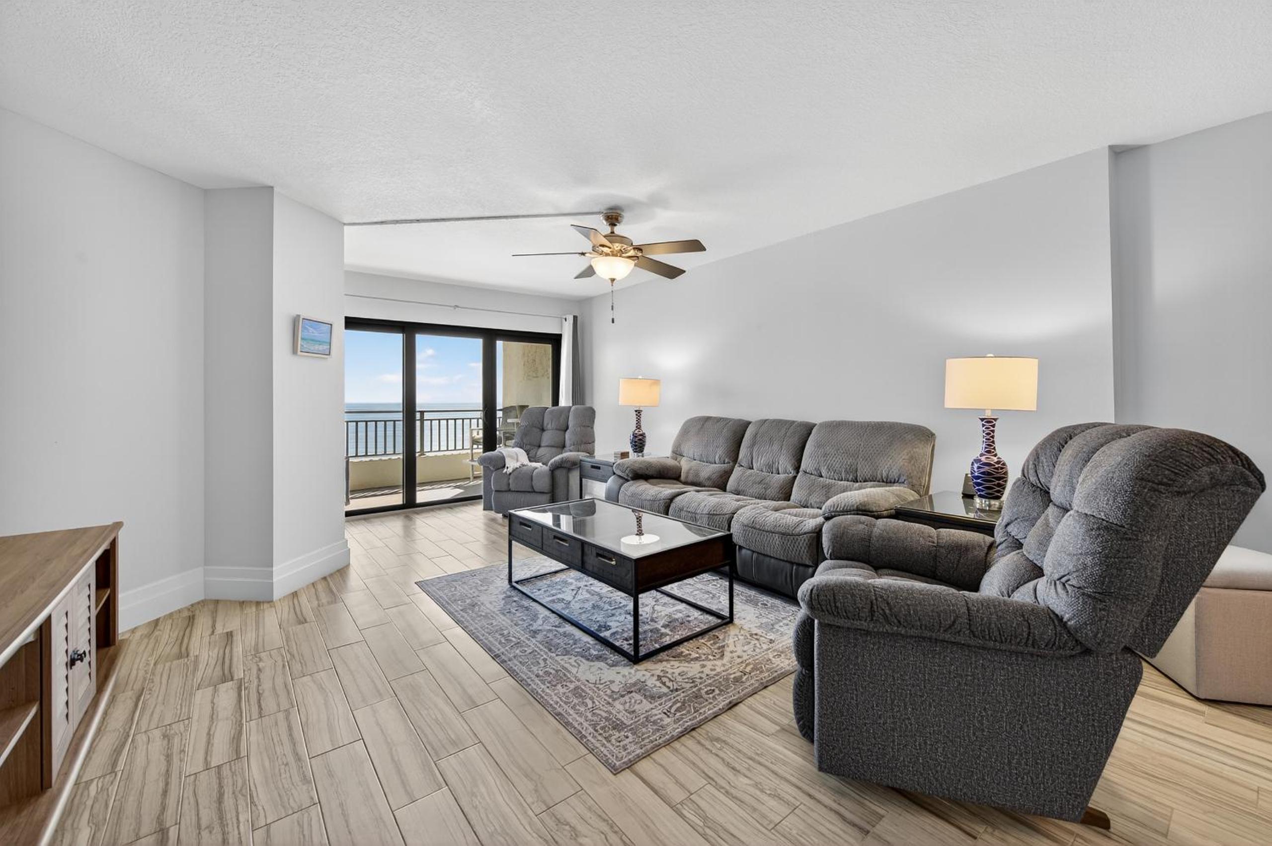 New listing! Direct oceanfront with private balcony, pool, and hot tub