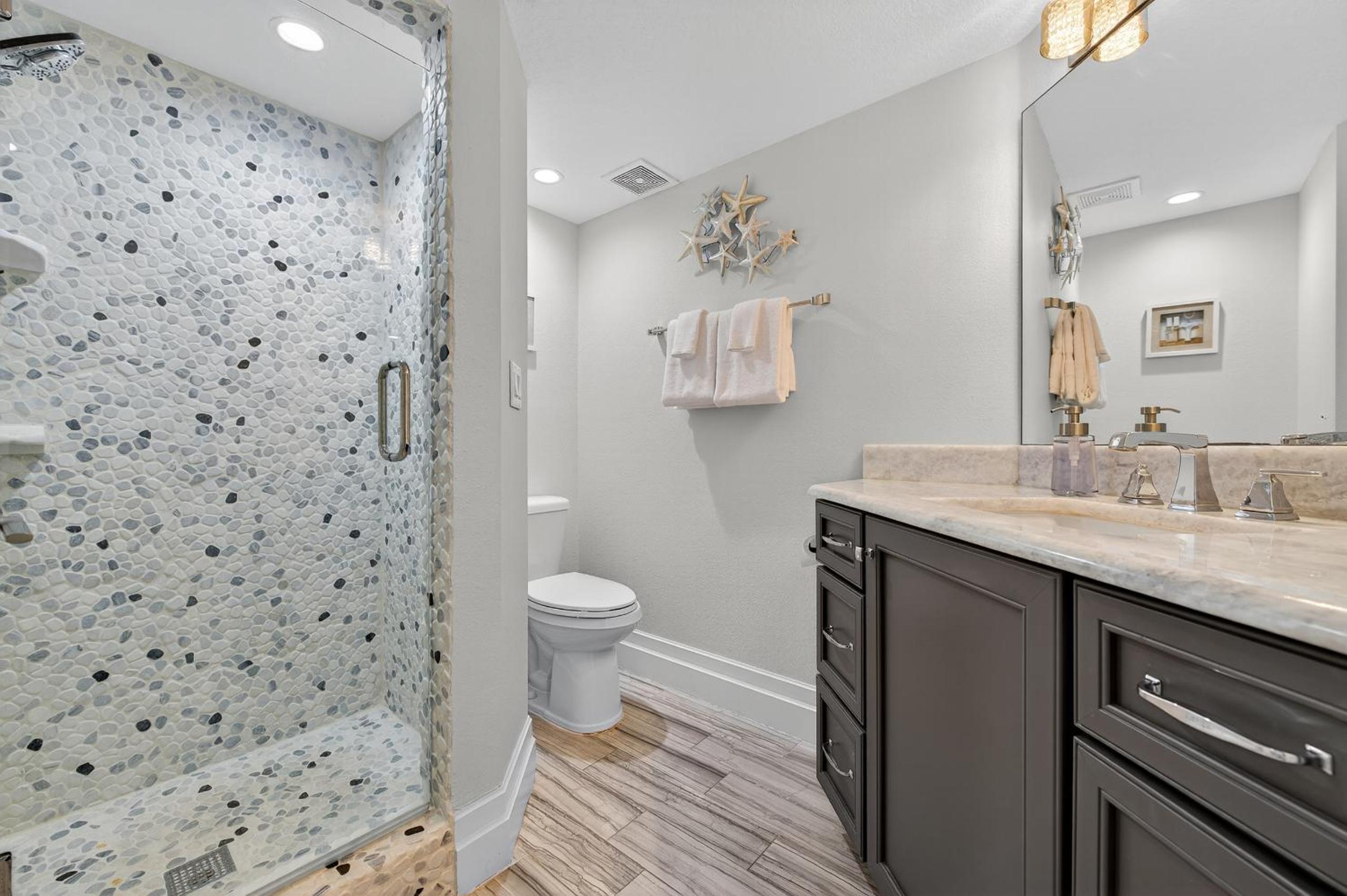 New listing! Direct oceanfront with private balcony, pool, and hot tub