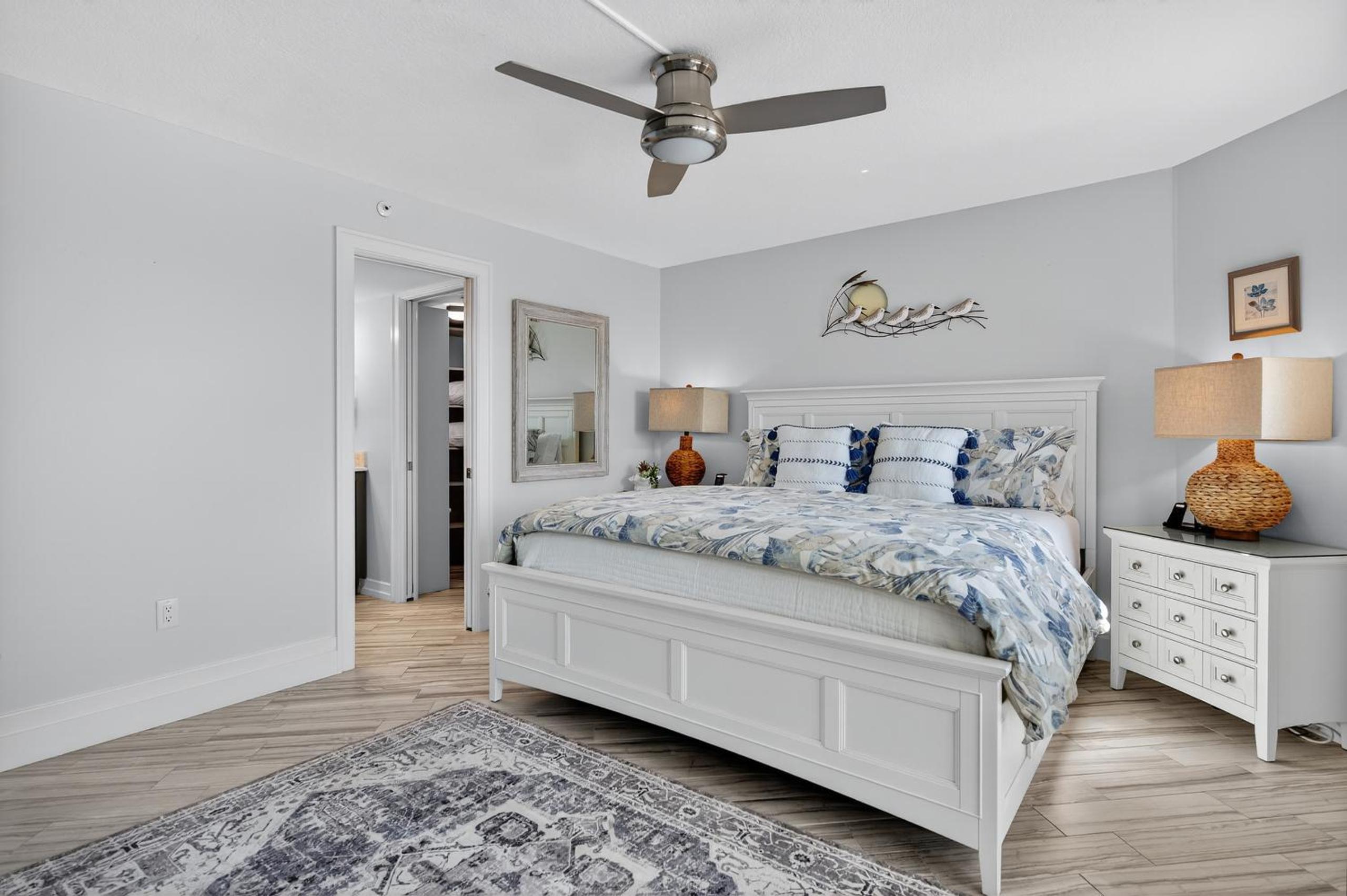 New listing! Direct oceanfront with private balcony, pool, and hot tub