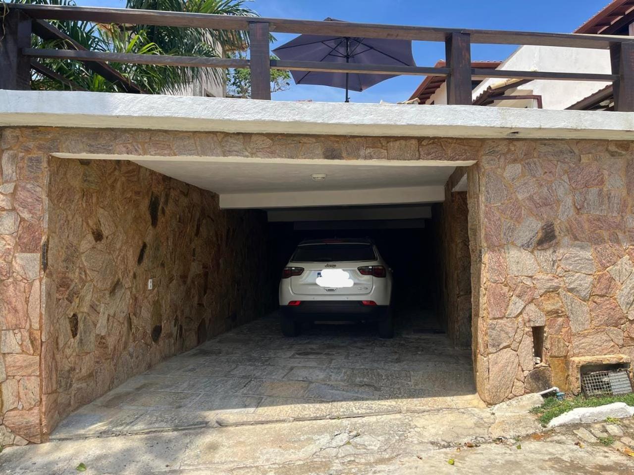 Exclusiva casa em Geriba com vista para o mar