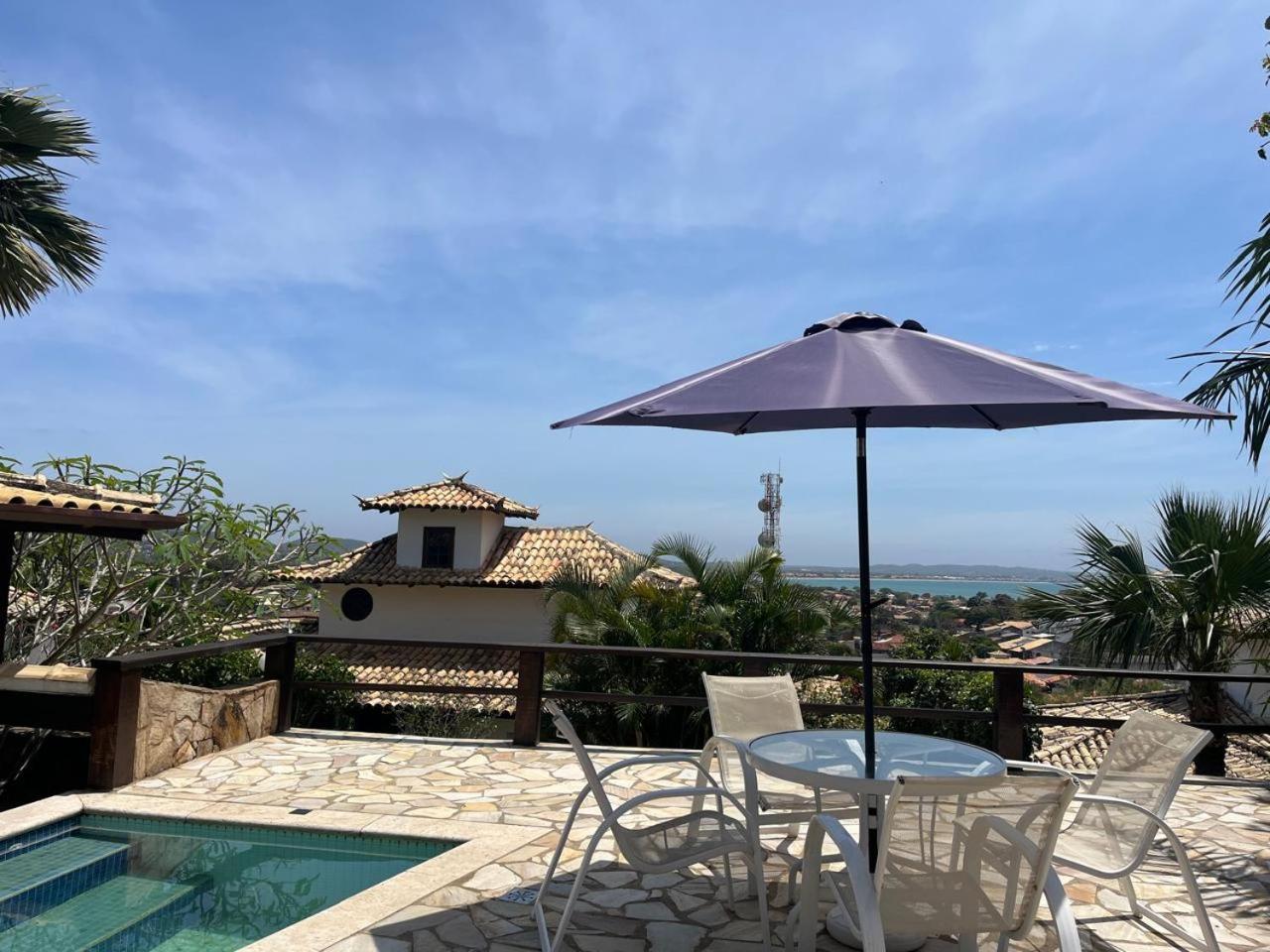 Exclusiva casa em Geriba com vista para o mar