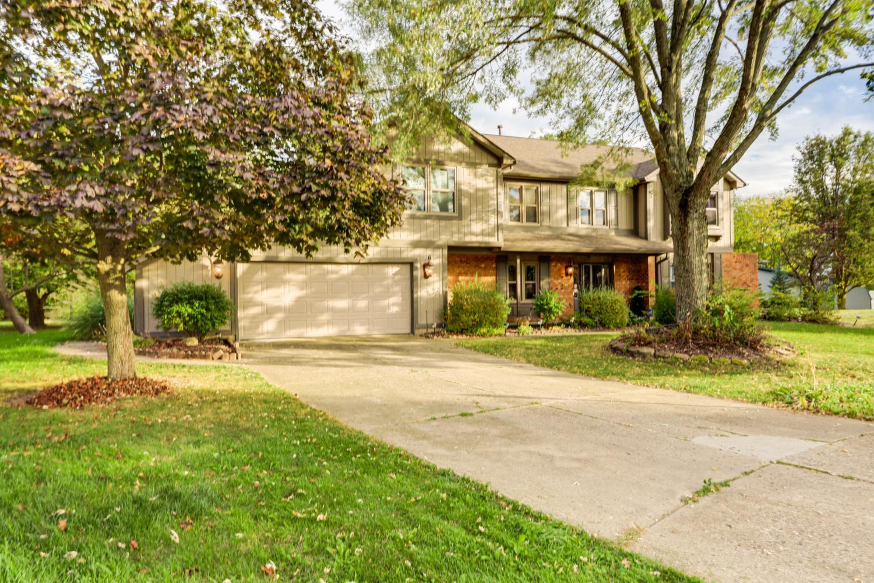 Families Welcome! Spacious Suburban Home in Dayton