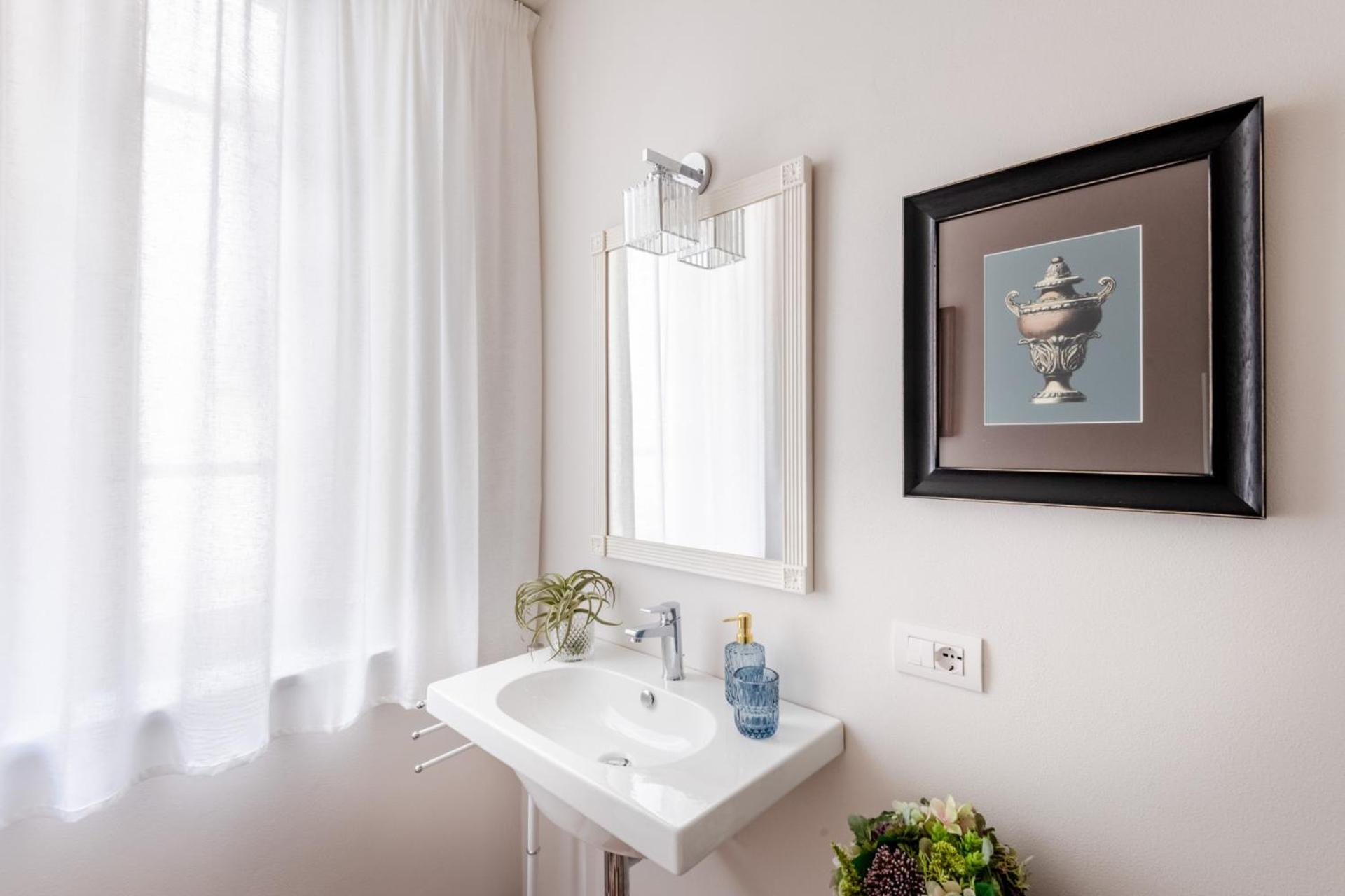 The Frescoed Tale, 3 Bedrooms Apartment