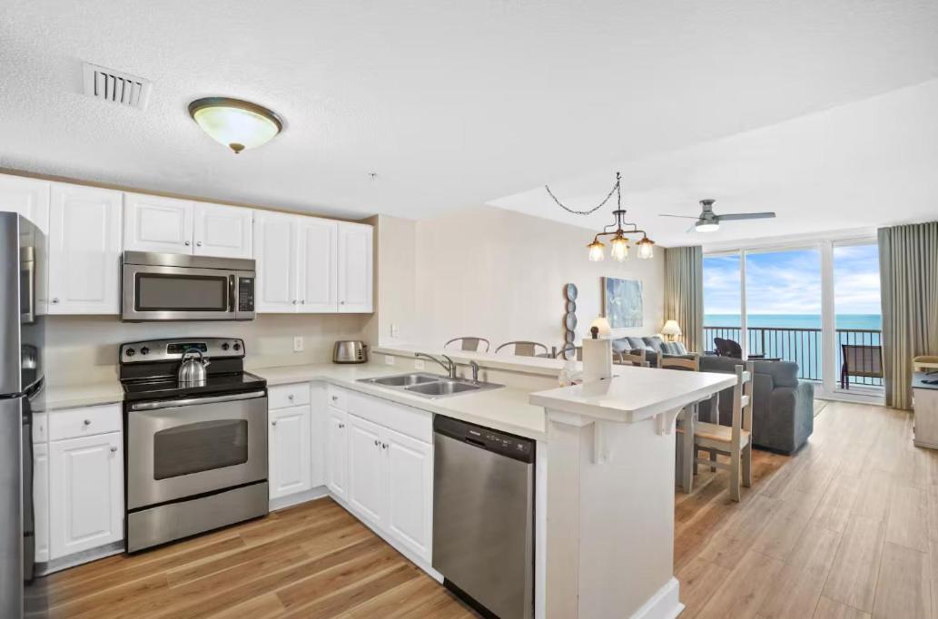 Majestic Beach Towers 1-1903 by Emerald Coast Rereats