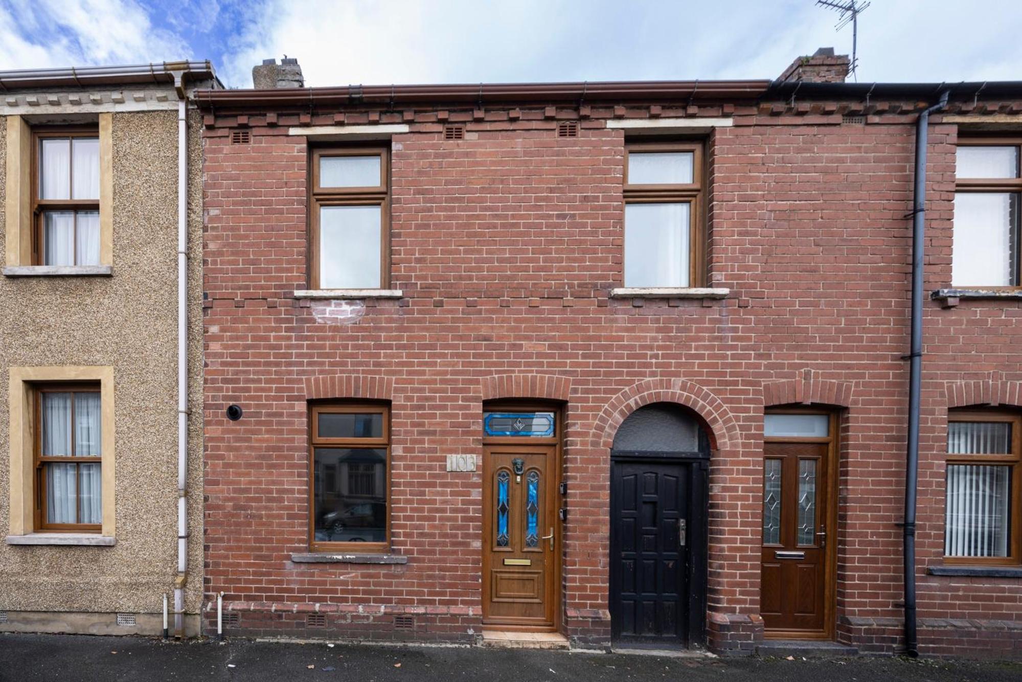 3-Bed House - Free Parking - By Holiday Homes
