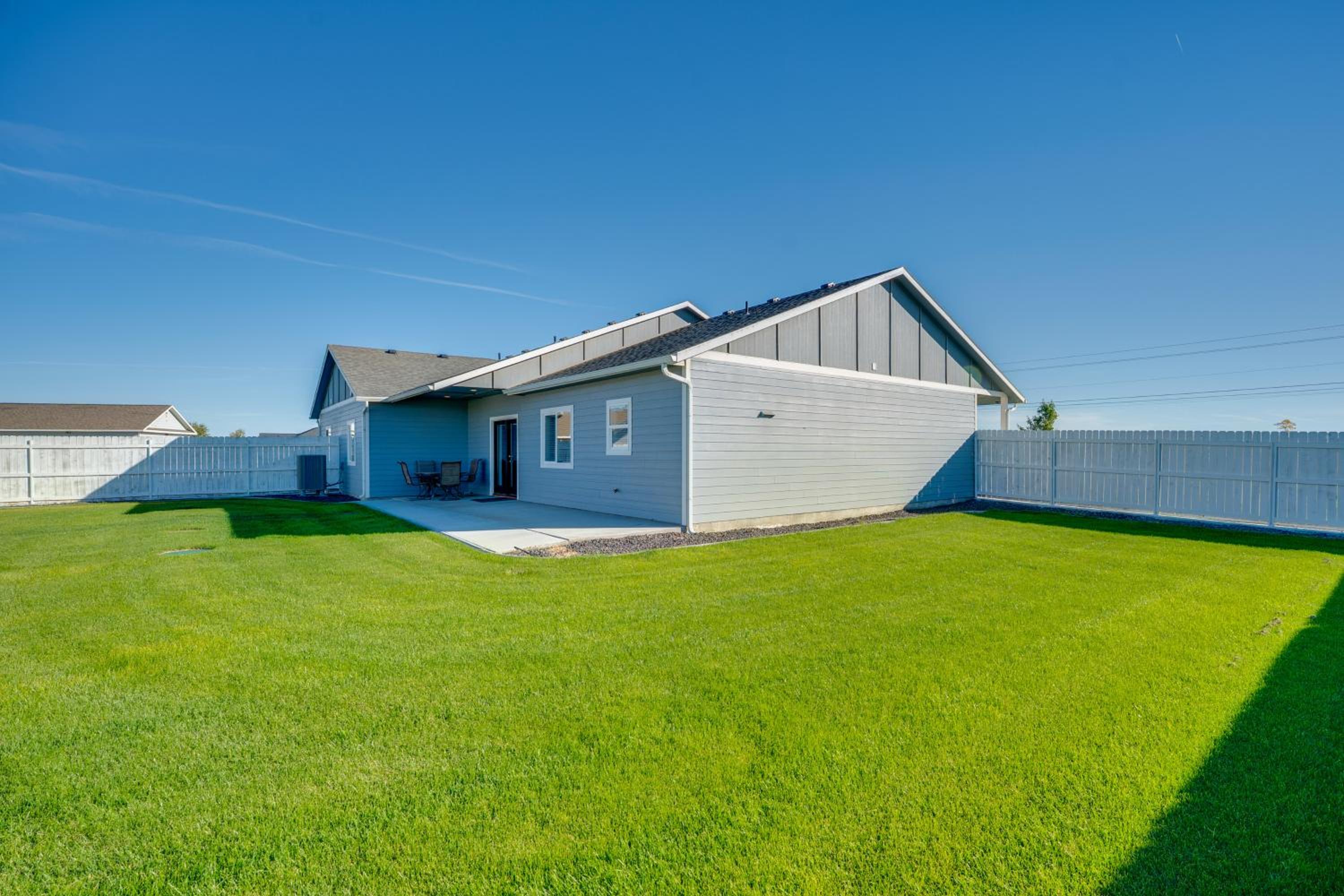 Walk to Moses Lake! Family Home with Fenced Yard