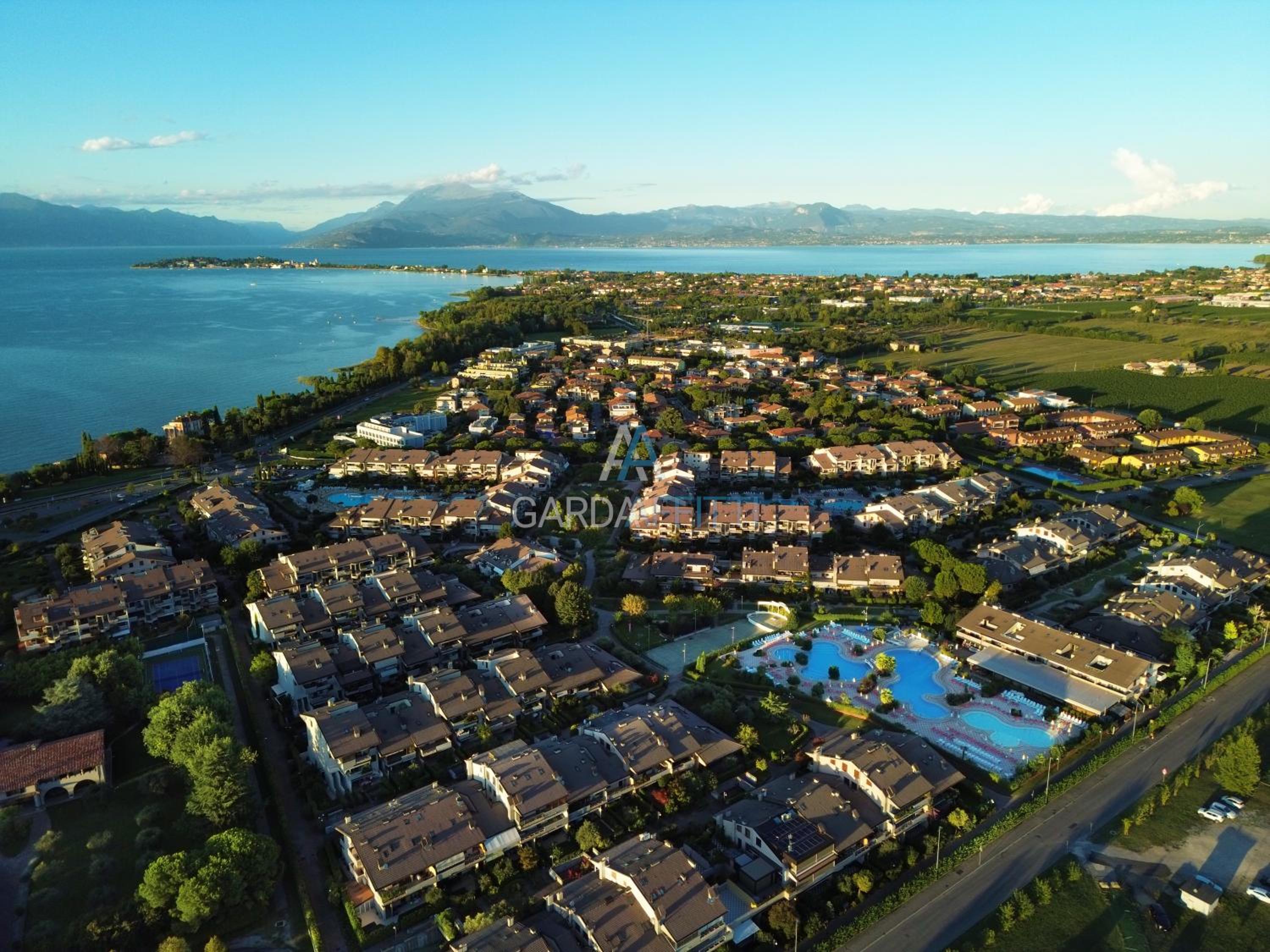Ambra Apt - Accesso a 3 piscine a 200m dal Lago