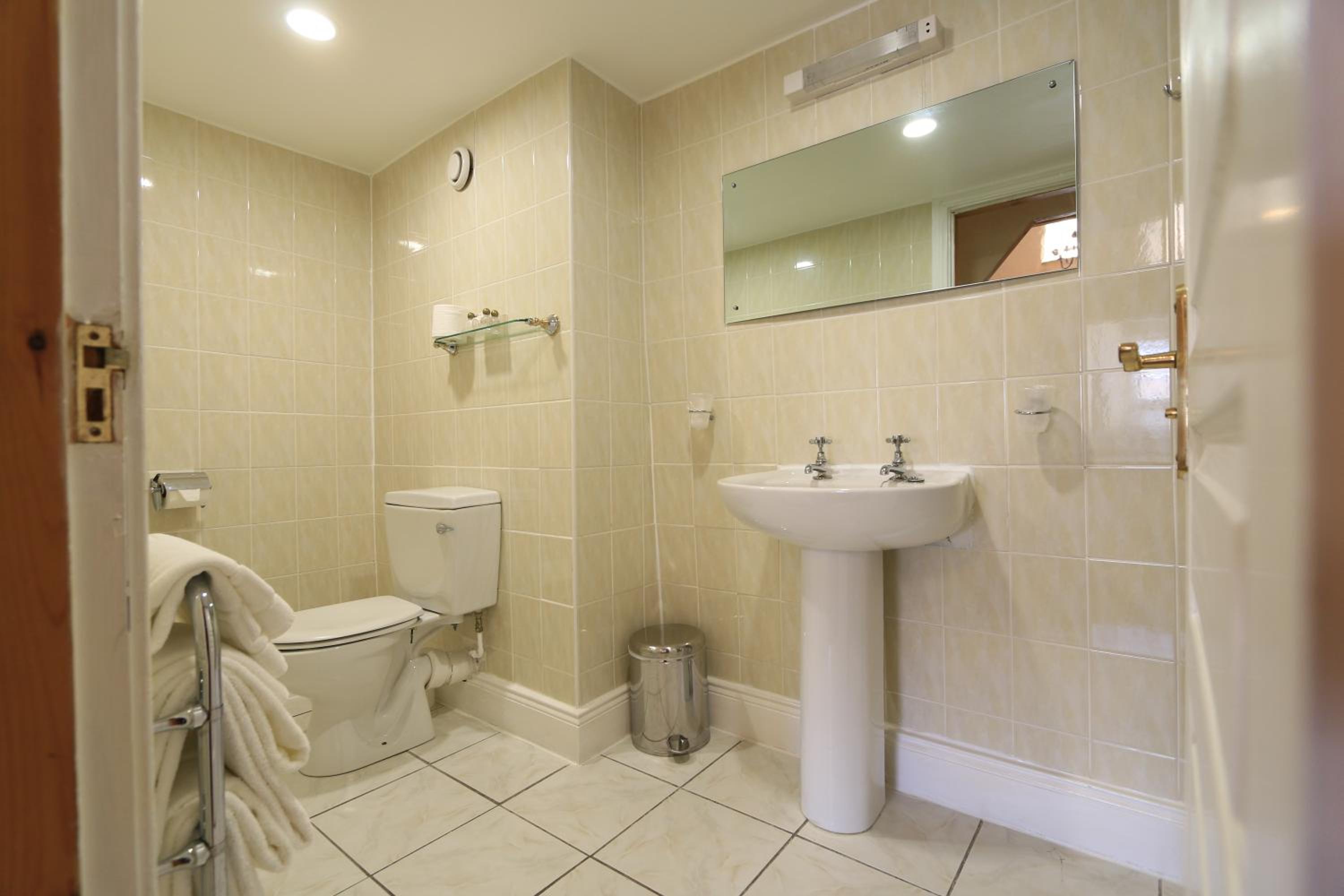 Haltwhistle Vacations - Centre Of Britain Hotel - Property Image 56