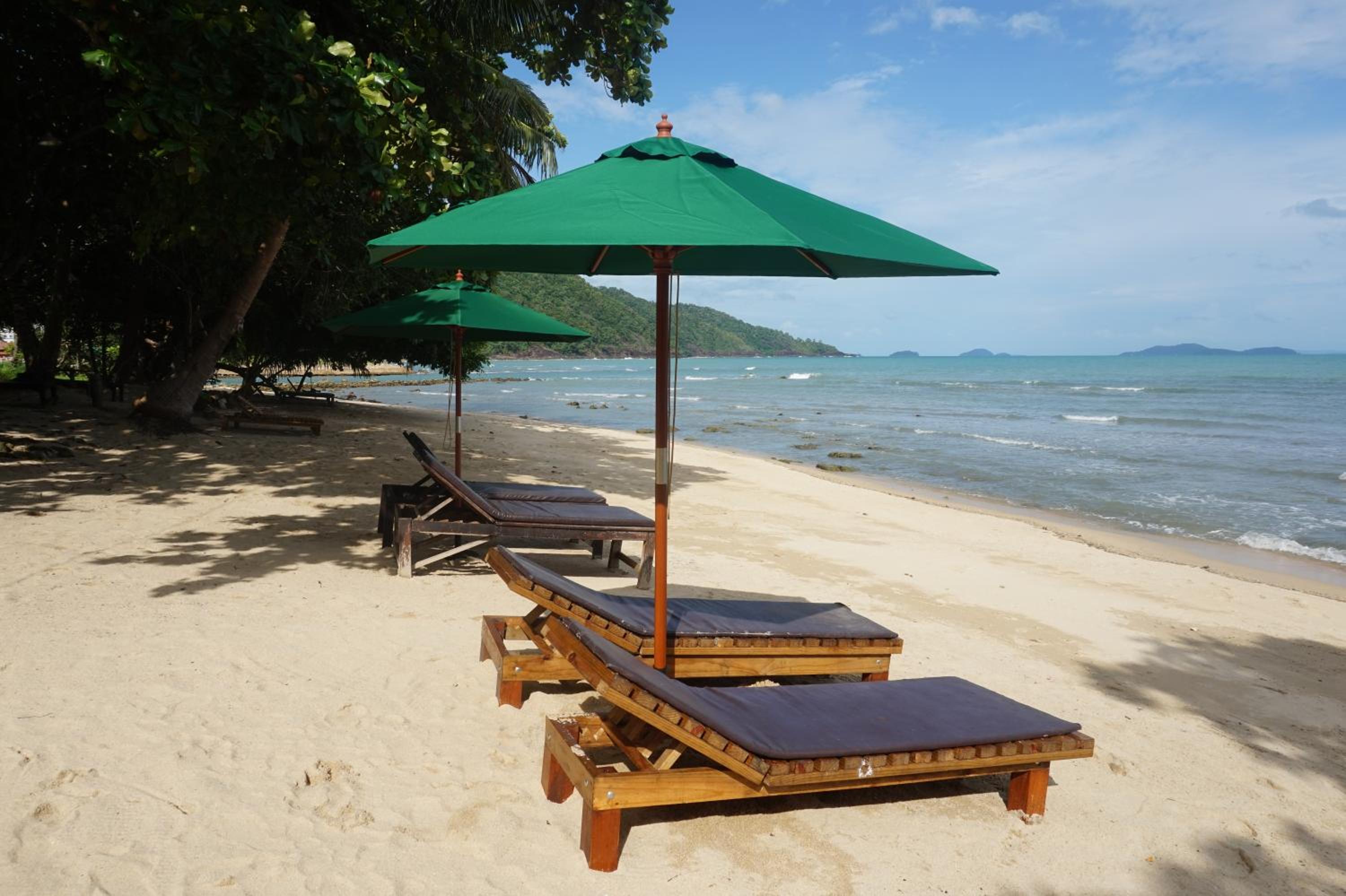 The Tropical Beach Resort