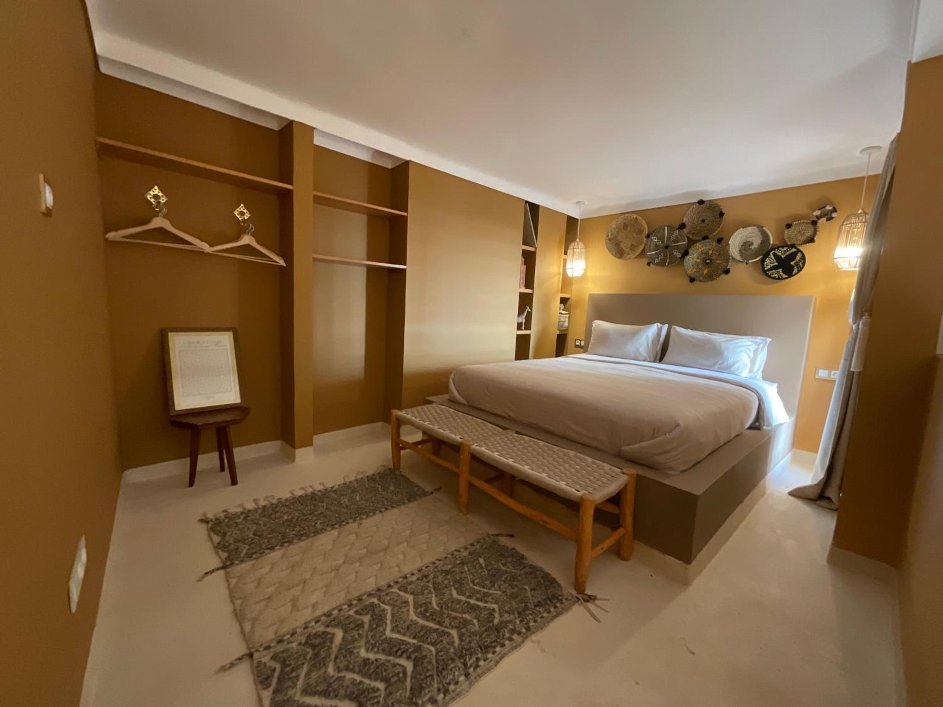 Riad Al Muhandiz Peaceful Duplex Suites near Jemaa El Fna