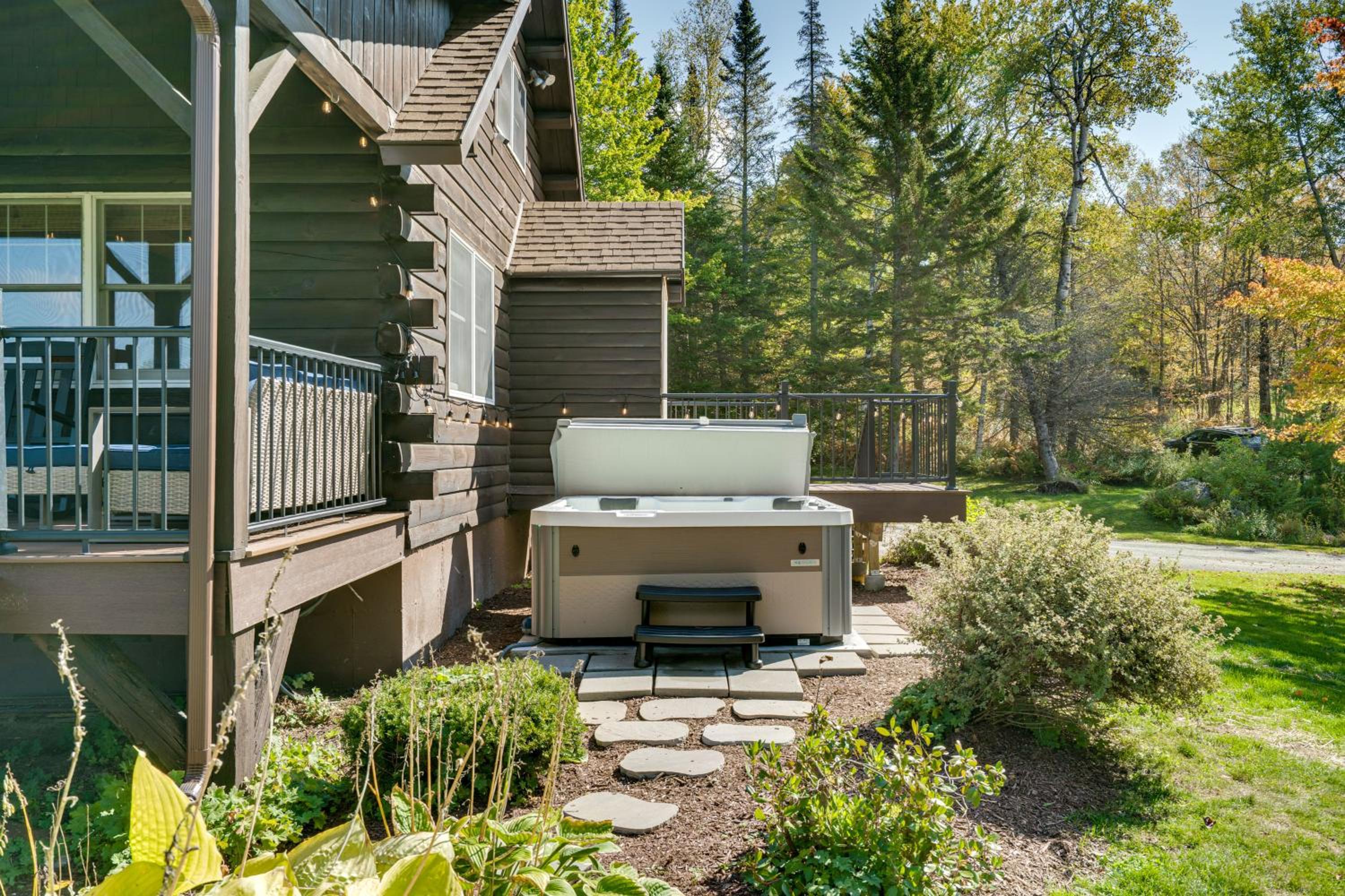 Private Spring-Fed Pond Idyllic Shrewsbury Cabin!