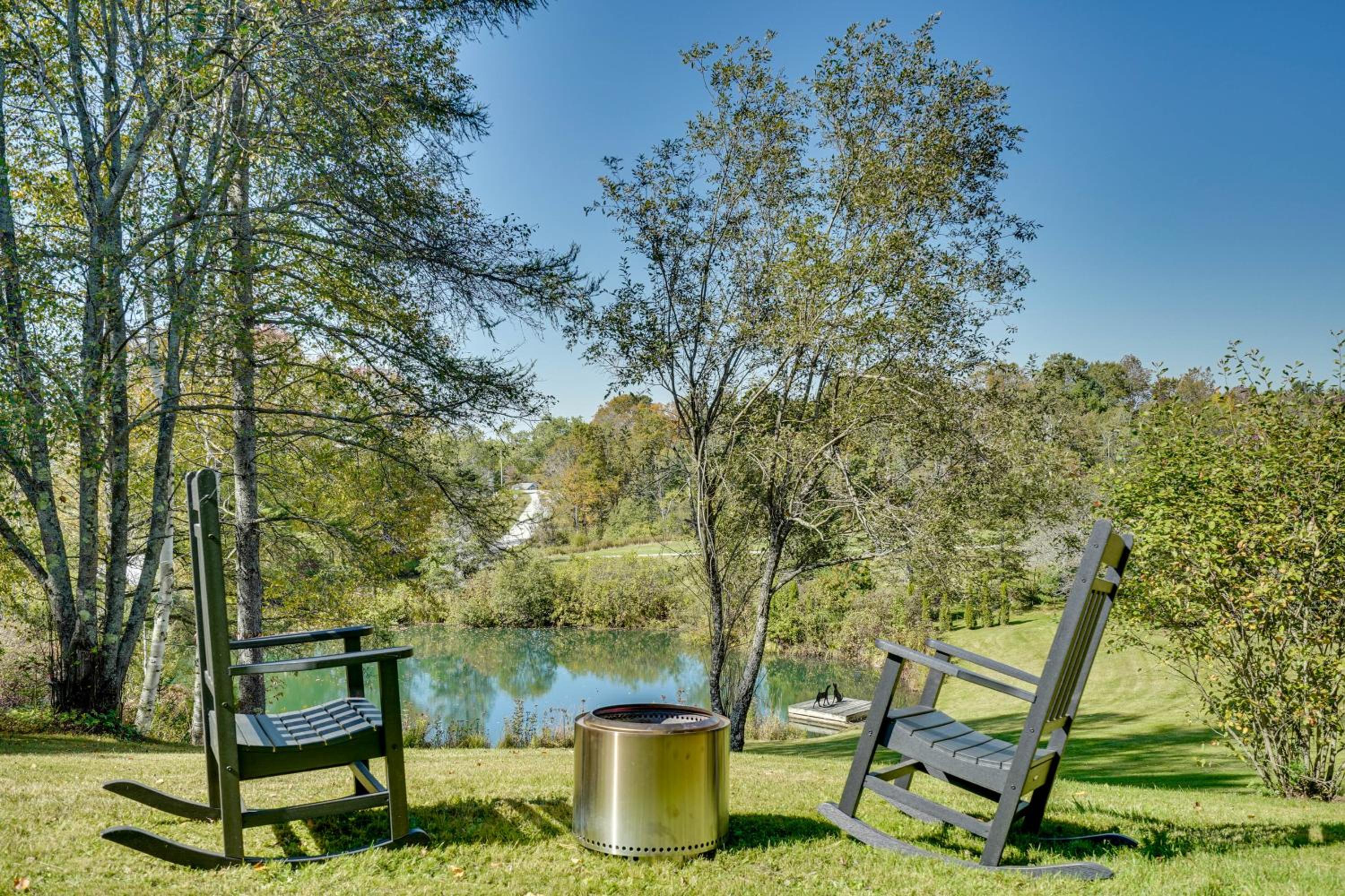 Private Spring-Fed Pond Idyllic Shrewsbury Cabin!