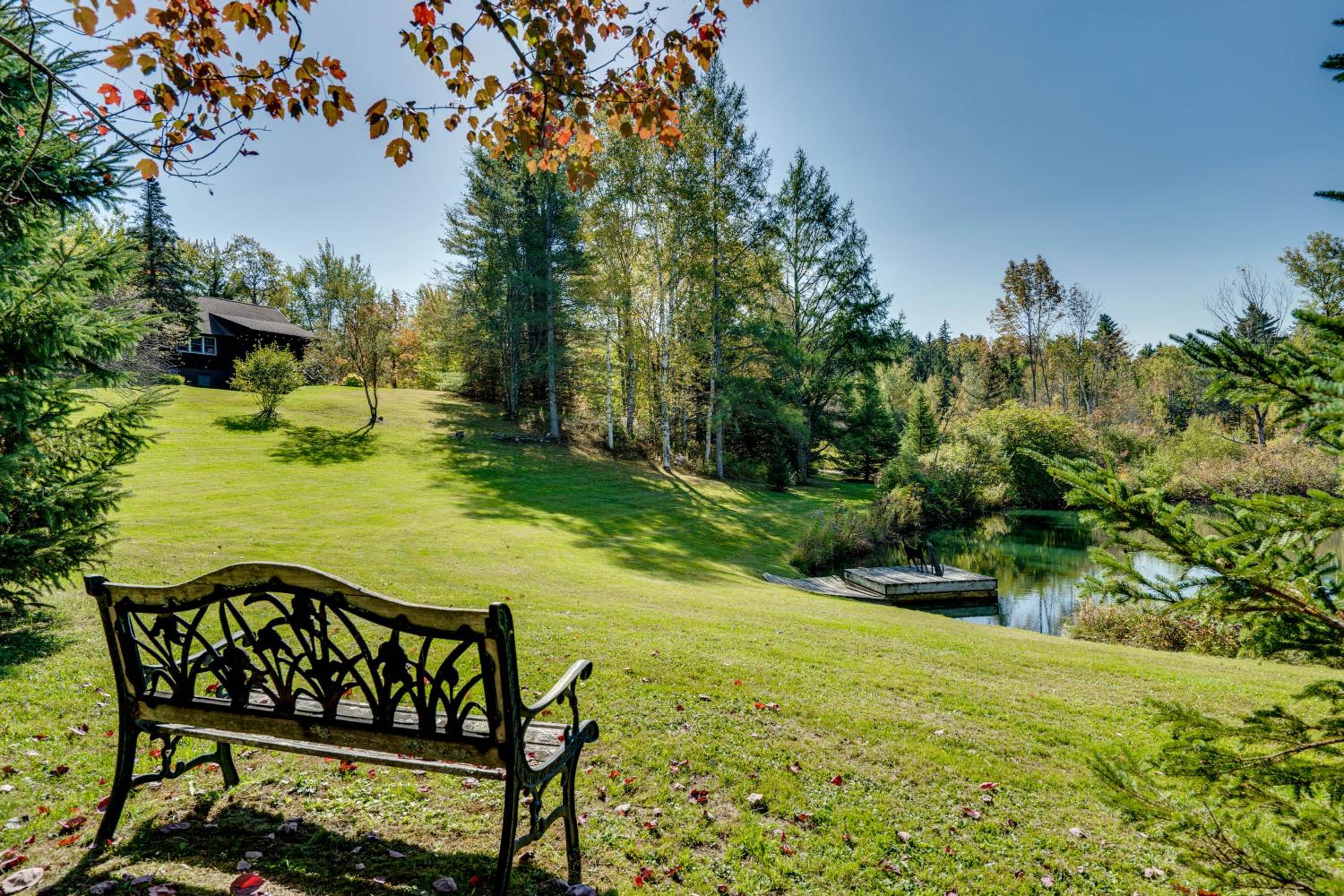 Private Spring-Fed Pond Idyllic Shrewsbury Cabin!
