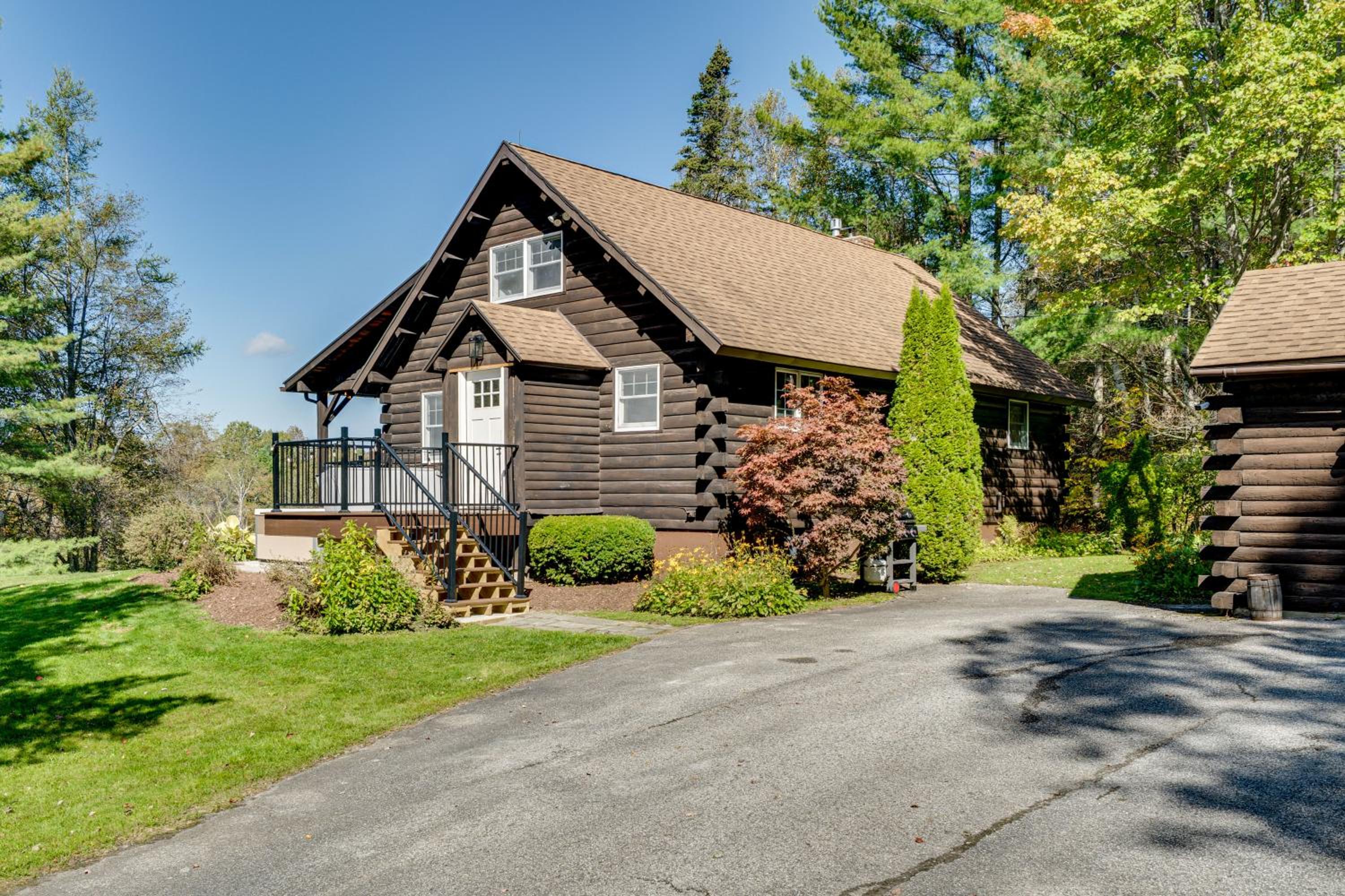 Private Spring-Fed Pond Idyllic Shrewsbury Cabin!