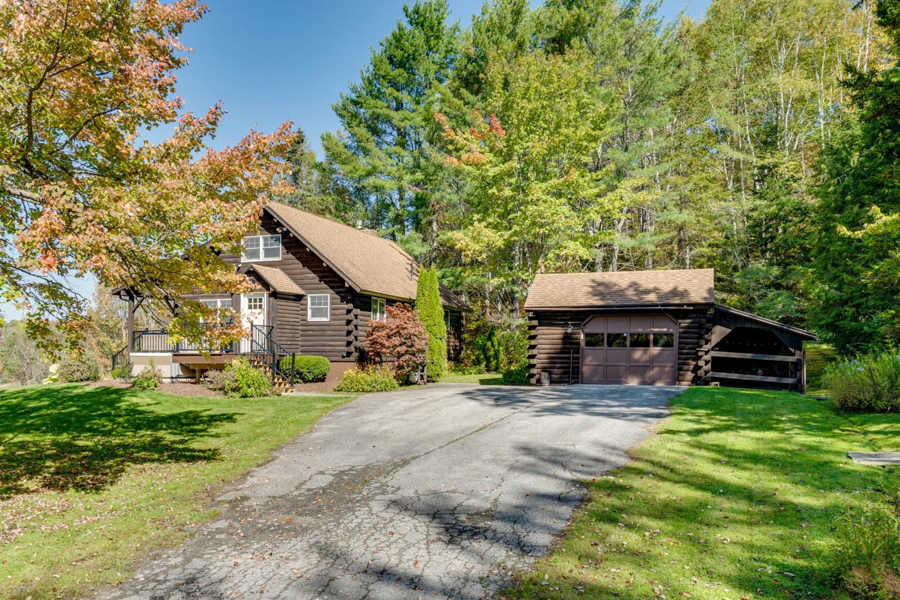 Private Spring-Fed Pond Idyllic Shrewsbury Cabin!