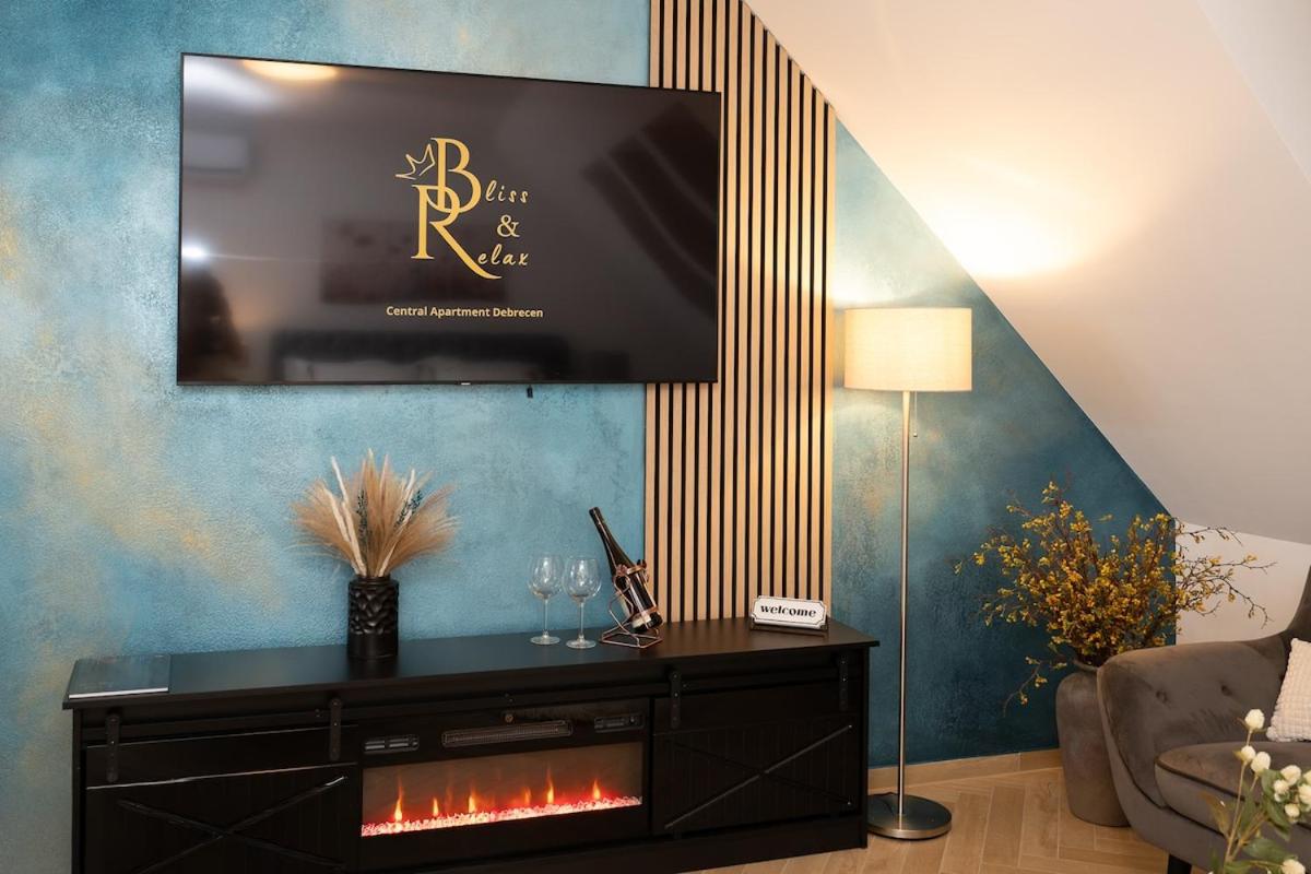 Bliss & Relax Central Apartment Debrecen, Free Parking