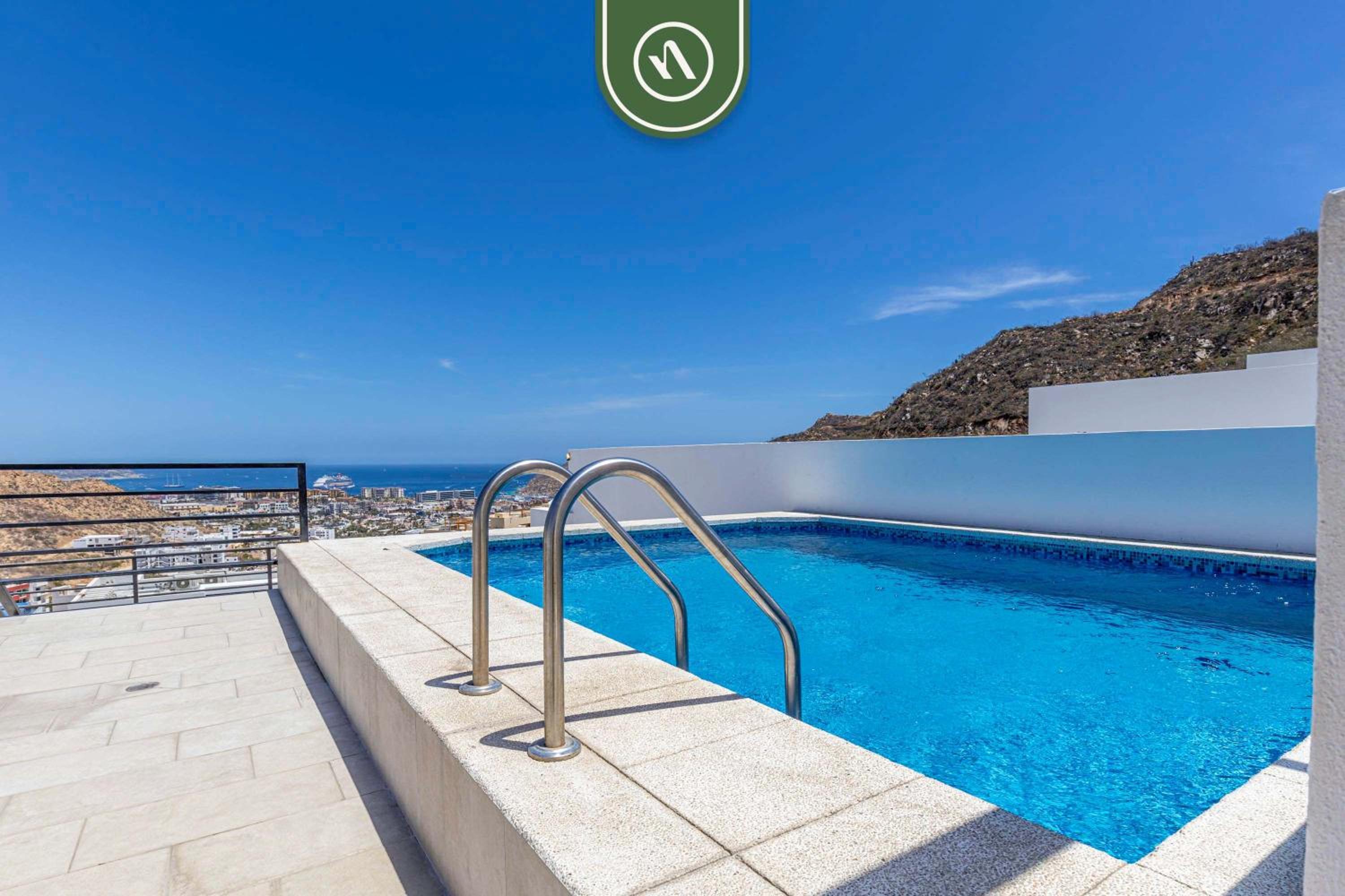 Amazing 2BR Condo with Rooftop pool - BBQ