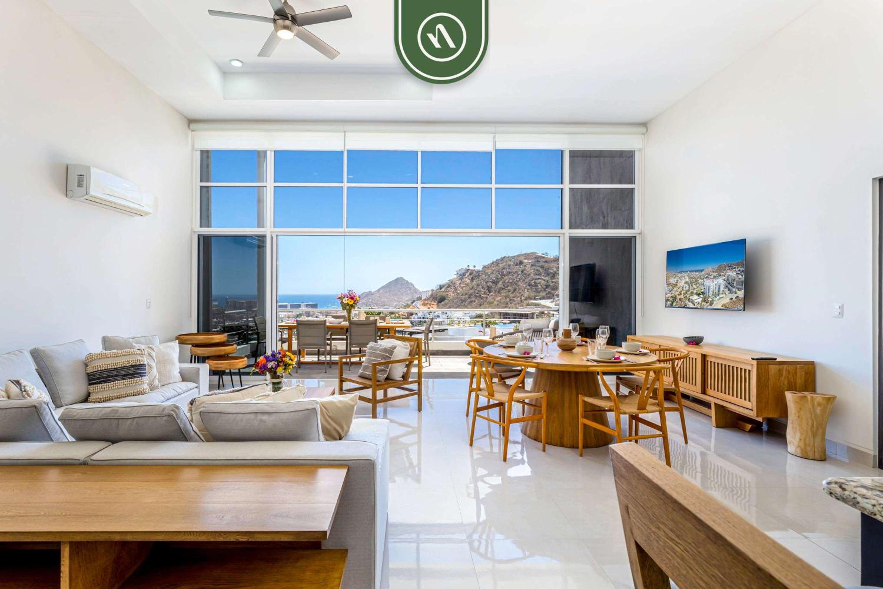Brand New 3 BR Penthouse - Oceanview Rooftop Pool