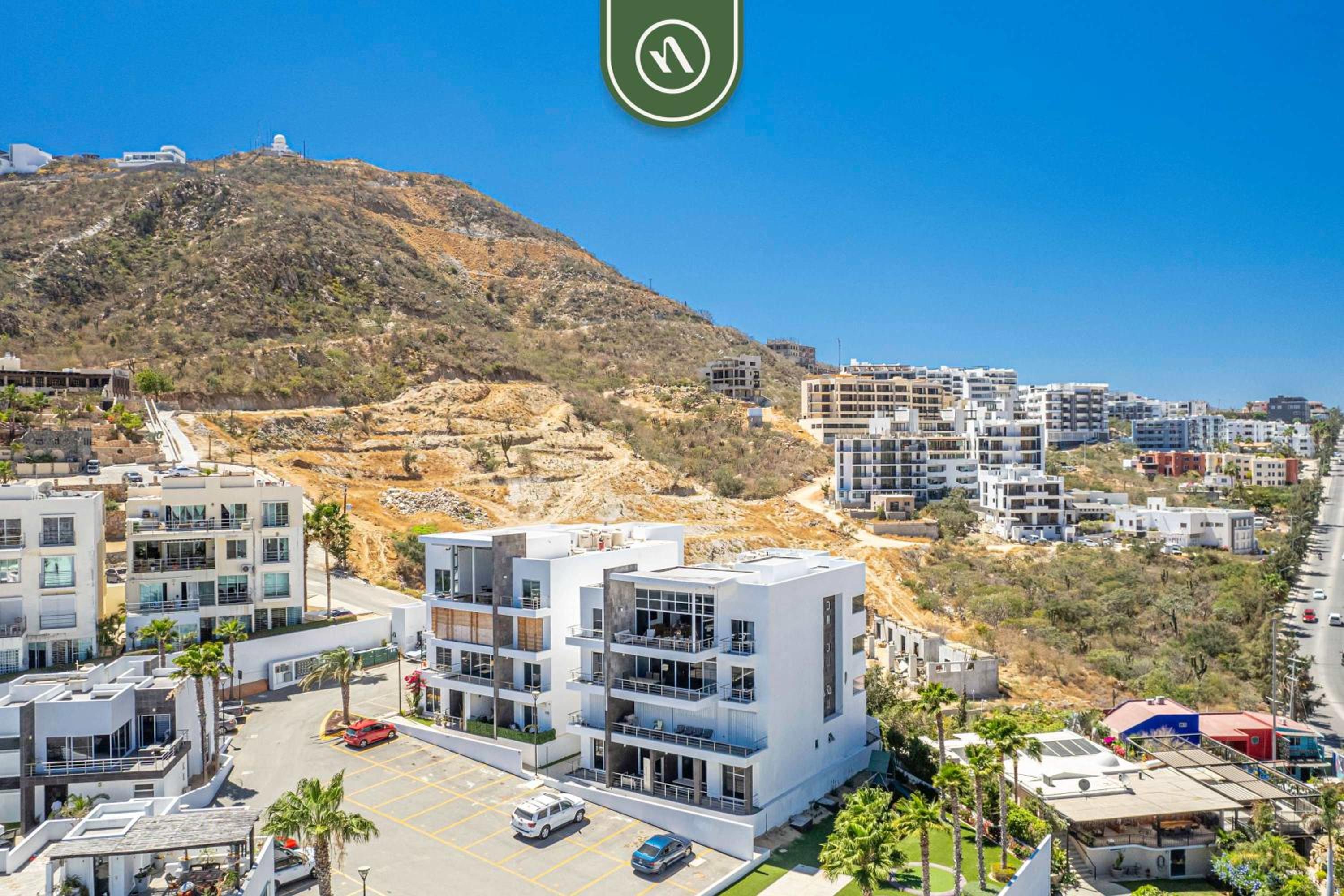 Brand New 3 BR Penthouse - Oceanview Rooftop Pool