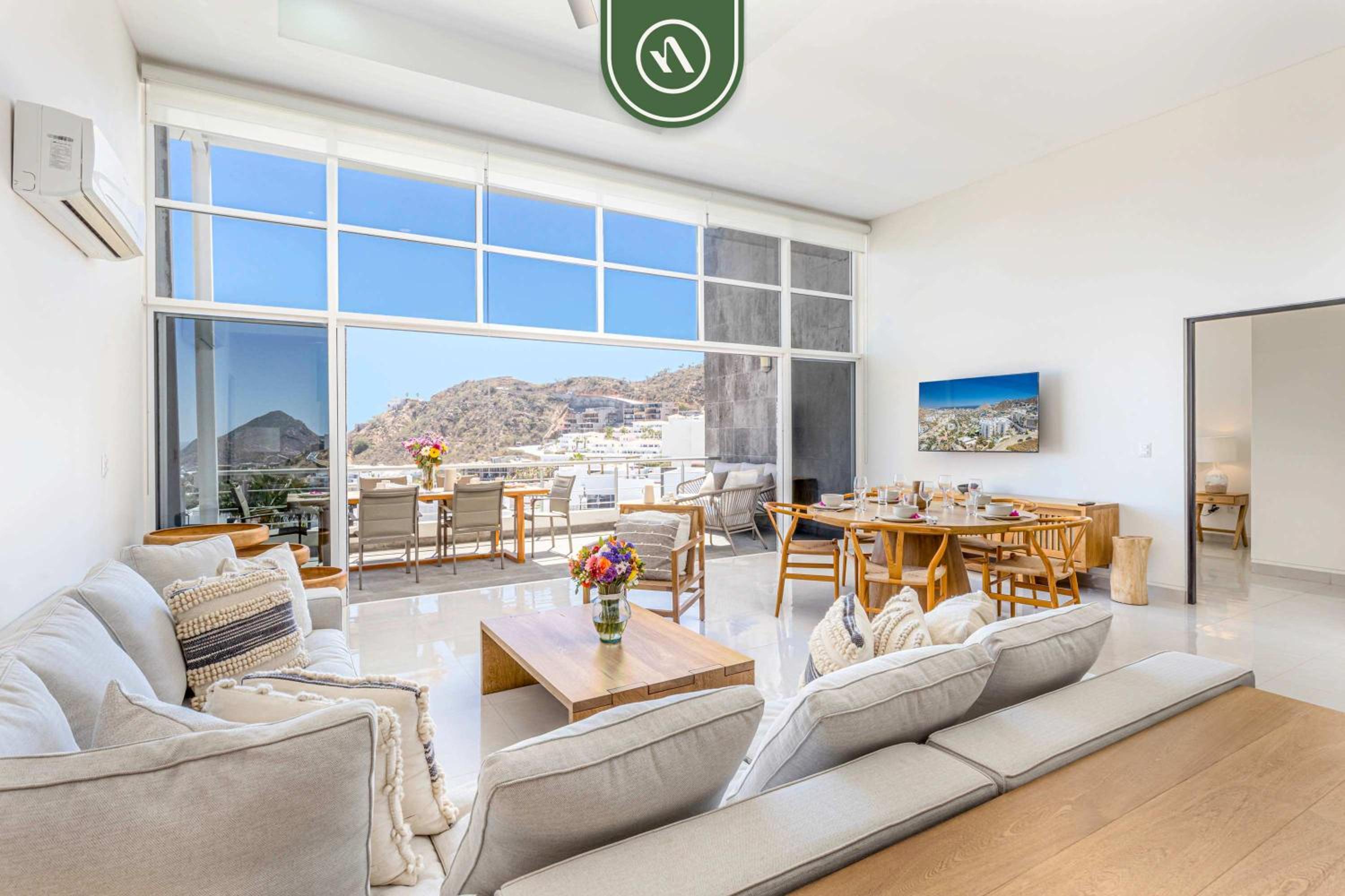 Brand New 3 BR Penthouse - Oceanview Rooftop Pool