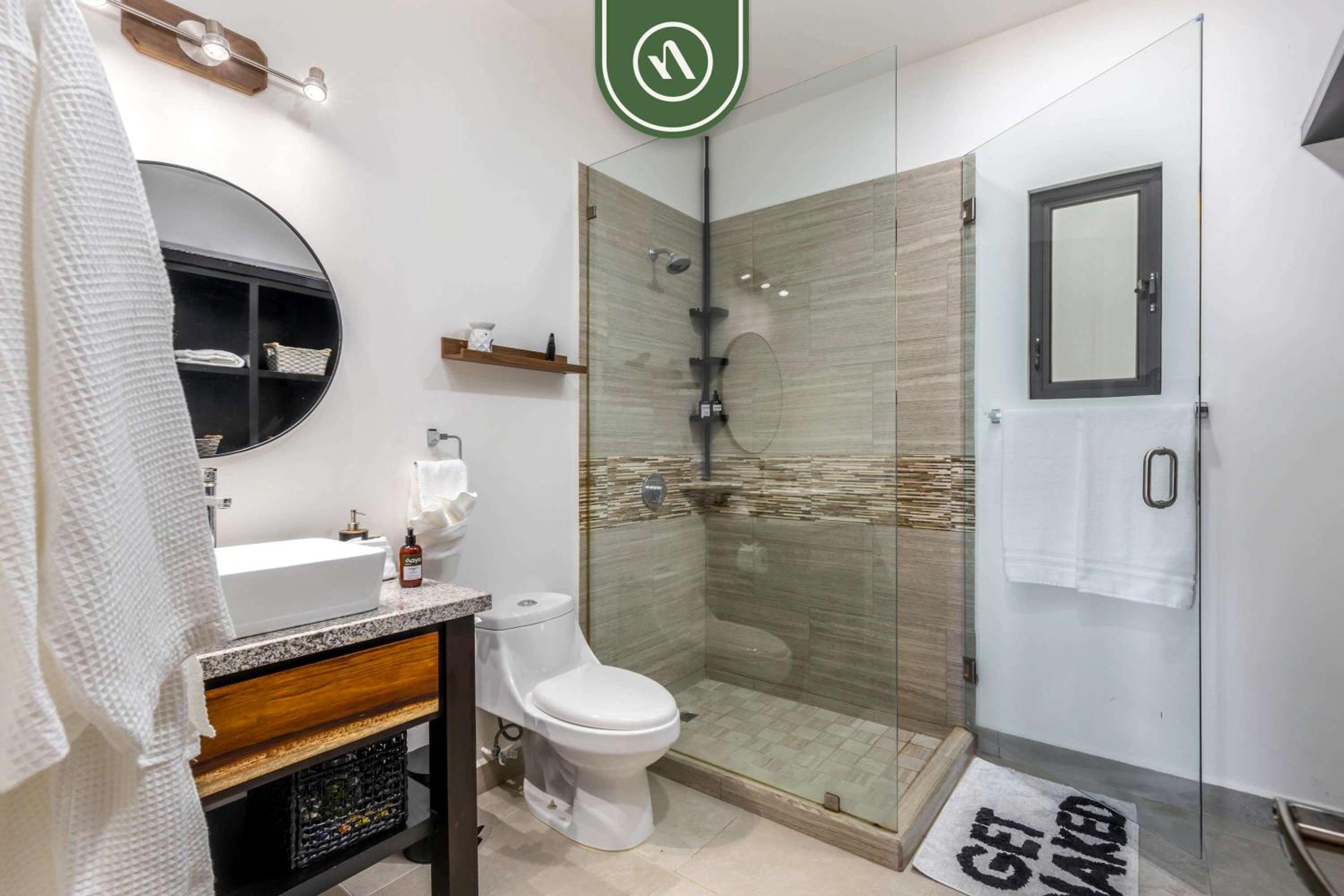 Amazing 2BR Condo with Rooftop pool - BBQ