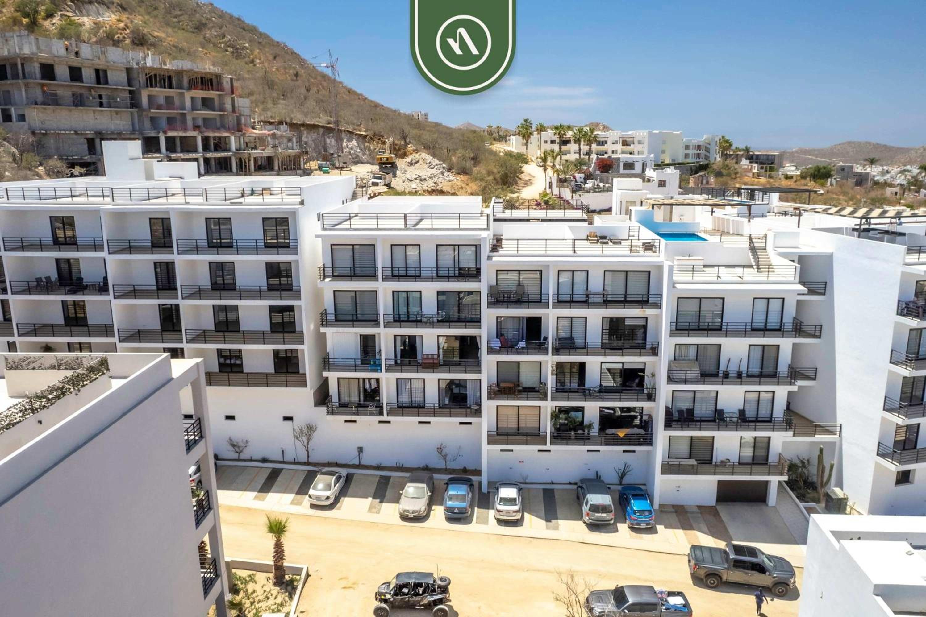 Amazing 2BR Condo with Rooftop pool - BBQ