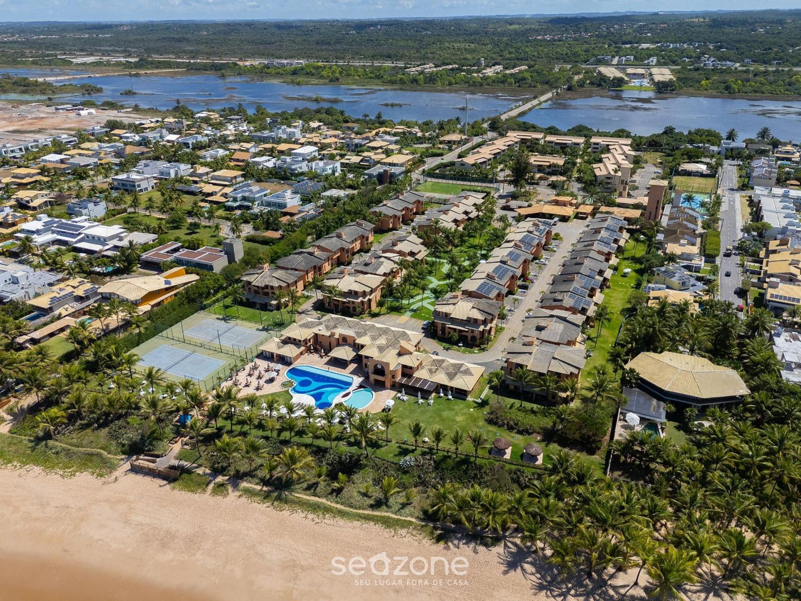 Condominium with Gym and Pool in Guarajuba - Camaçari GSH