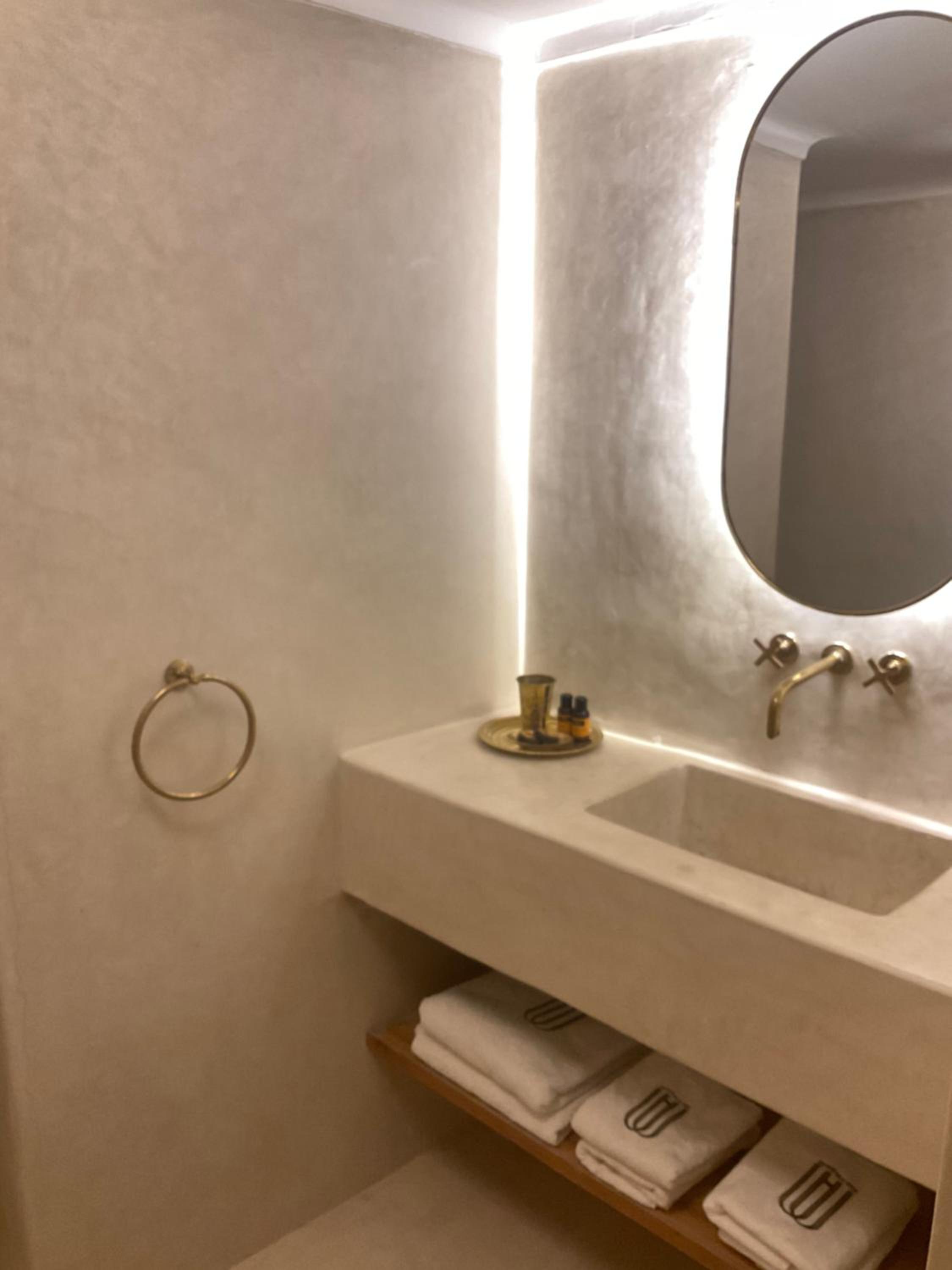 Riad Al Muhandiz Peaceful Duplex Suites near Jemaa El Fna