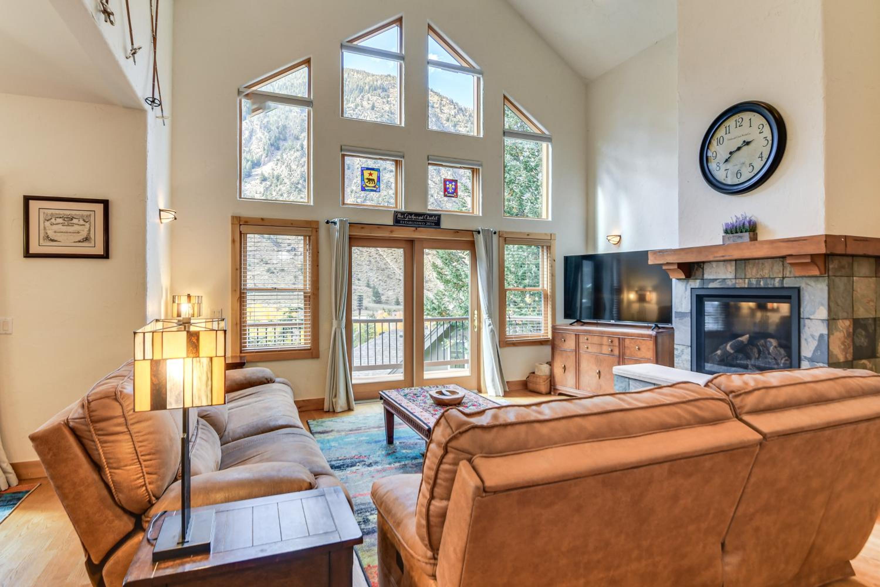 Mtn-View Cabin with Private Hot Tub in Georgetown!