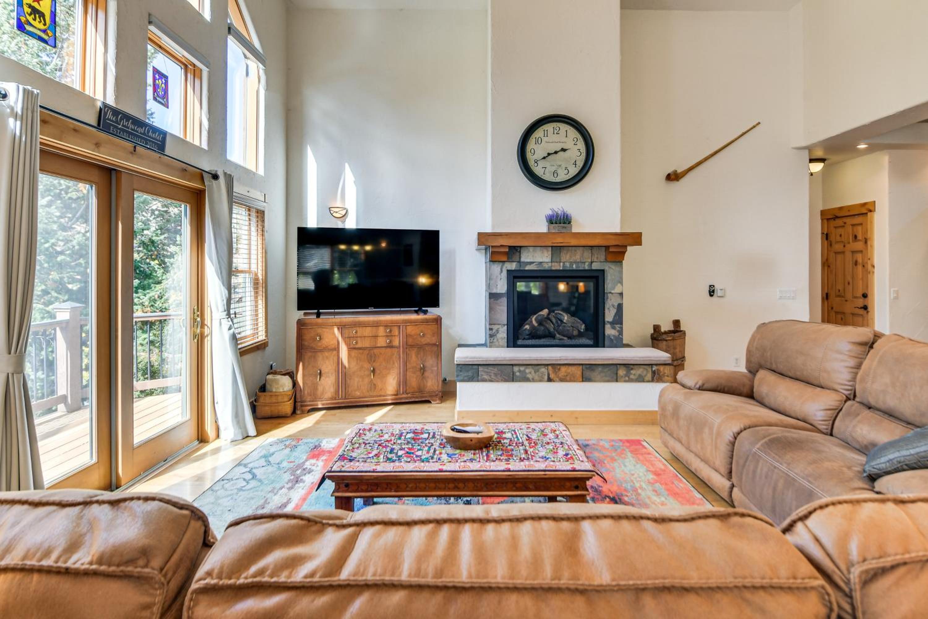 Mtn-View Cabin with Private Hot Tub in Georgetown!