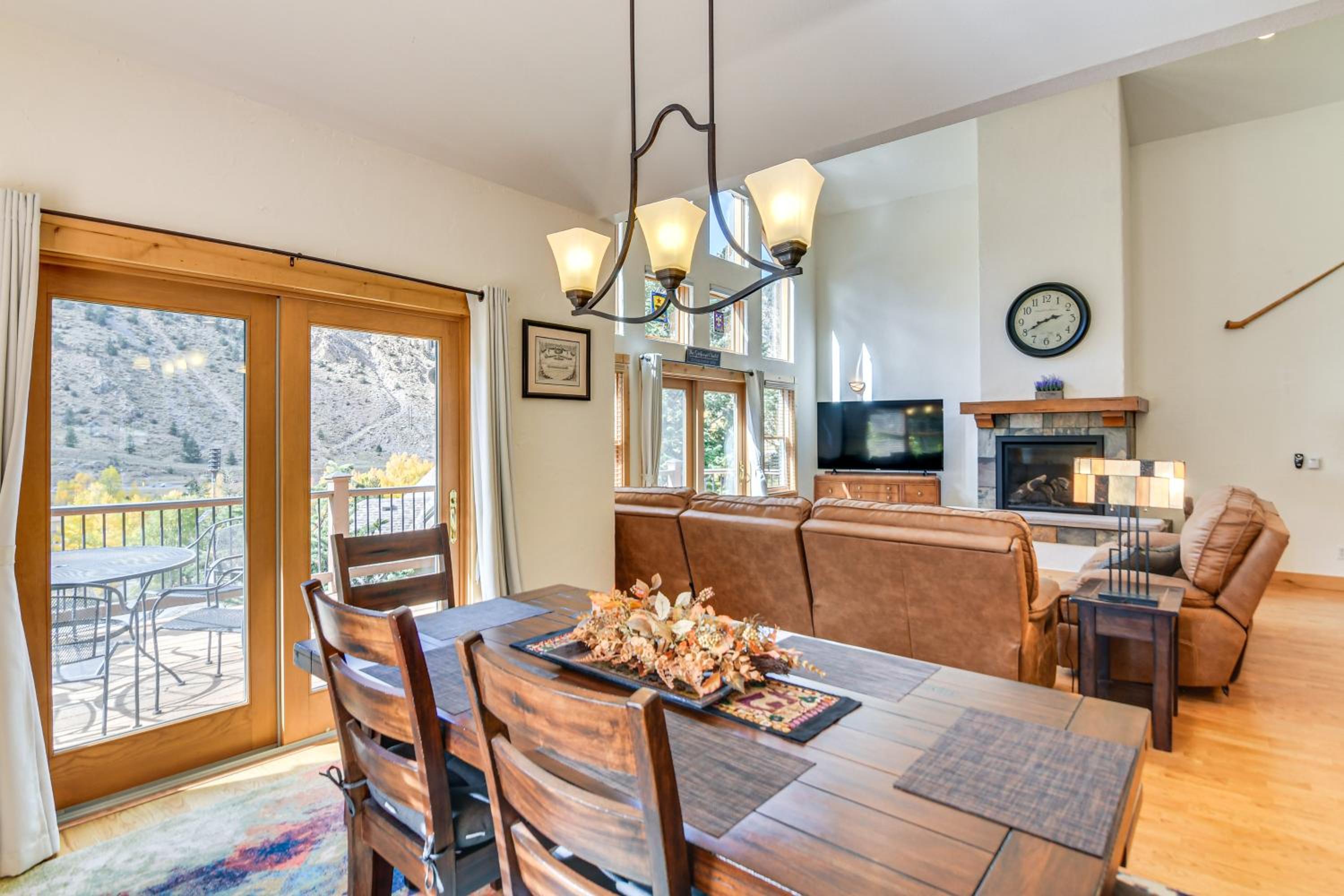 Mtn-View Cabin with Private Hot Tub in Georgetown!