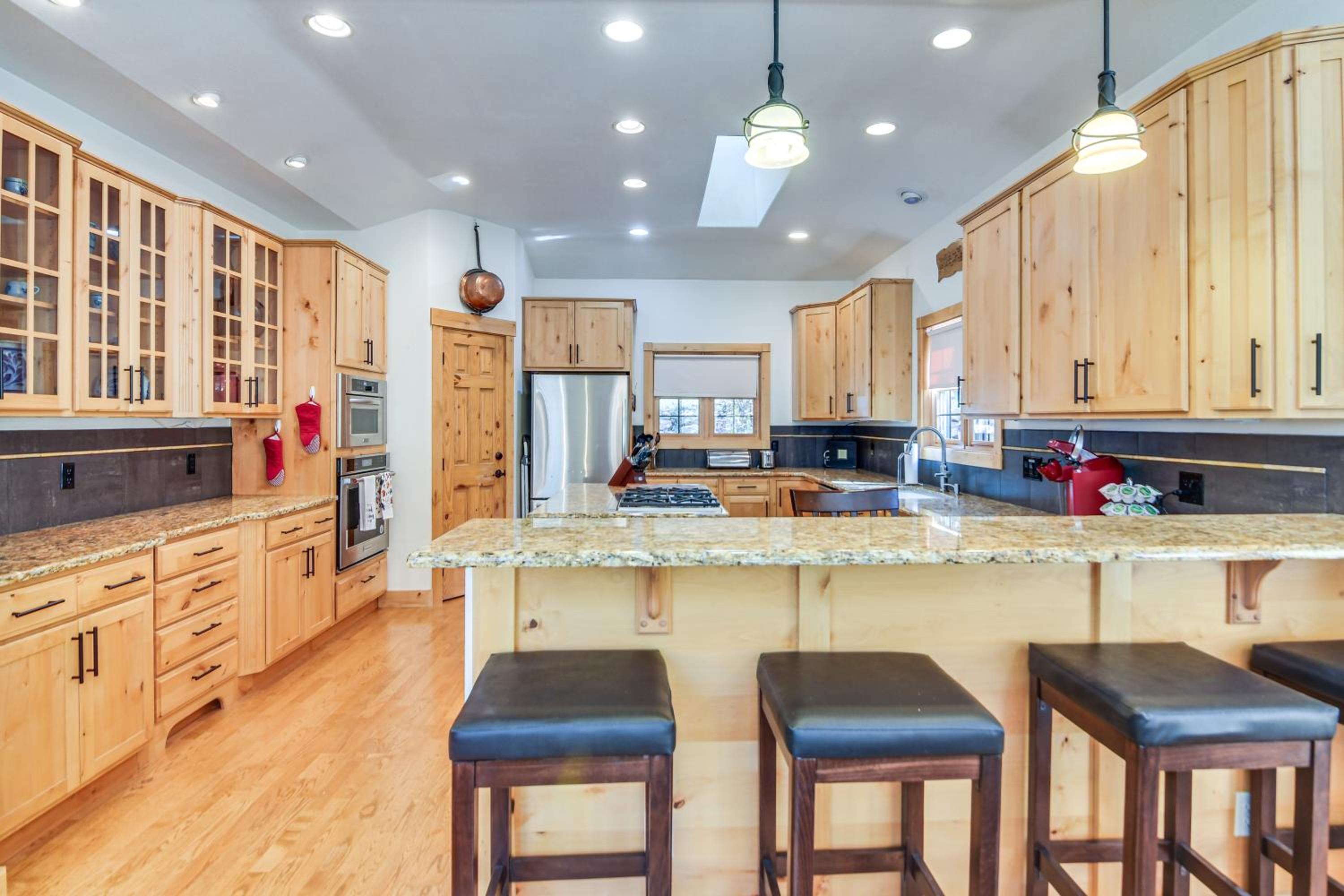 Mtn-View Cabin with Private Hot Tub in Georgetown!