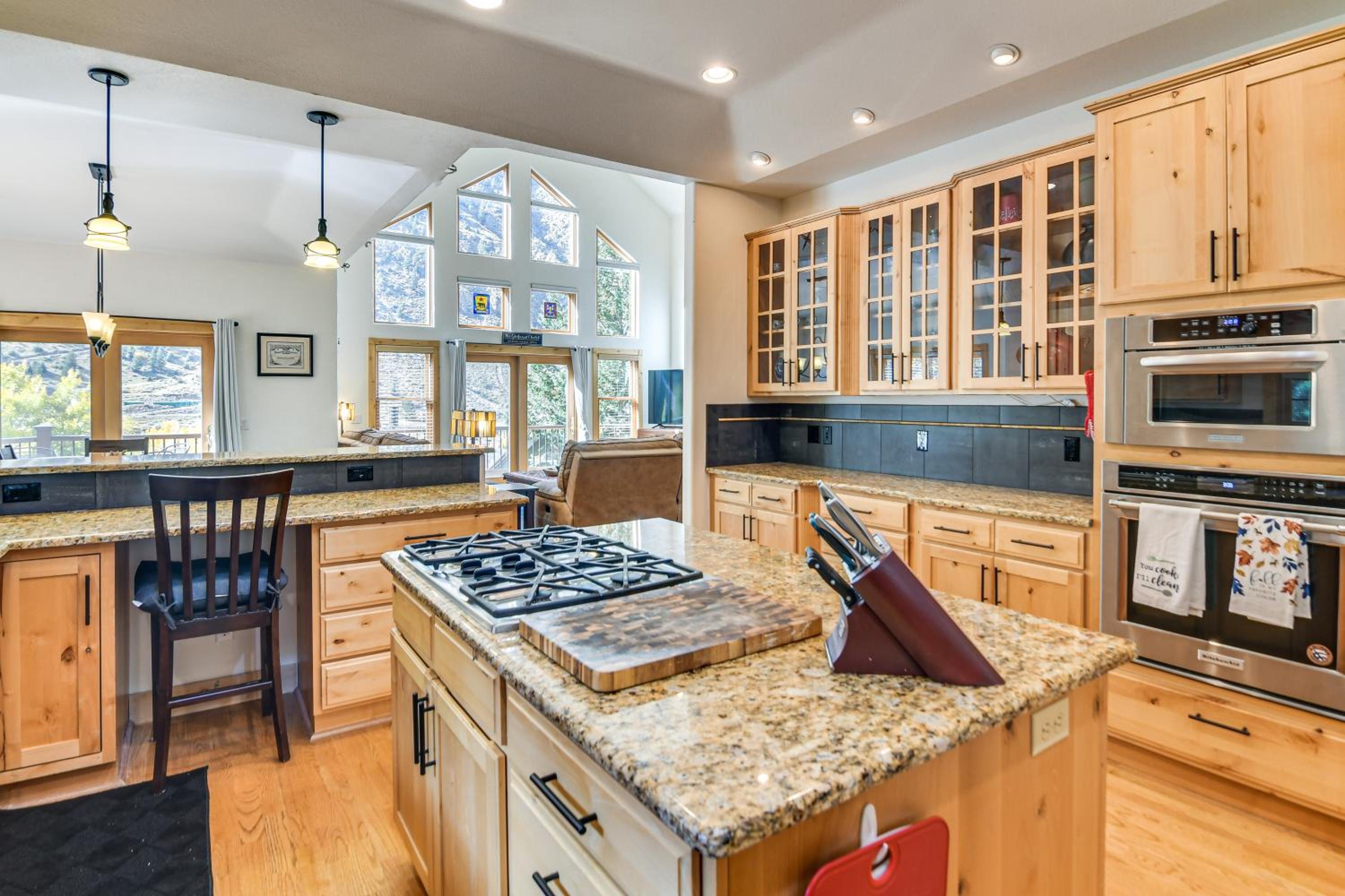 Mtn-View Cabin with Private Hot Tub in Georgetown!